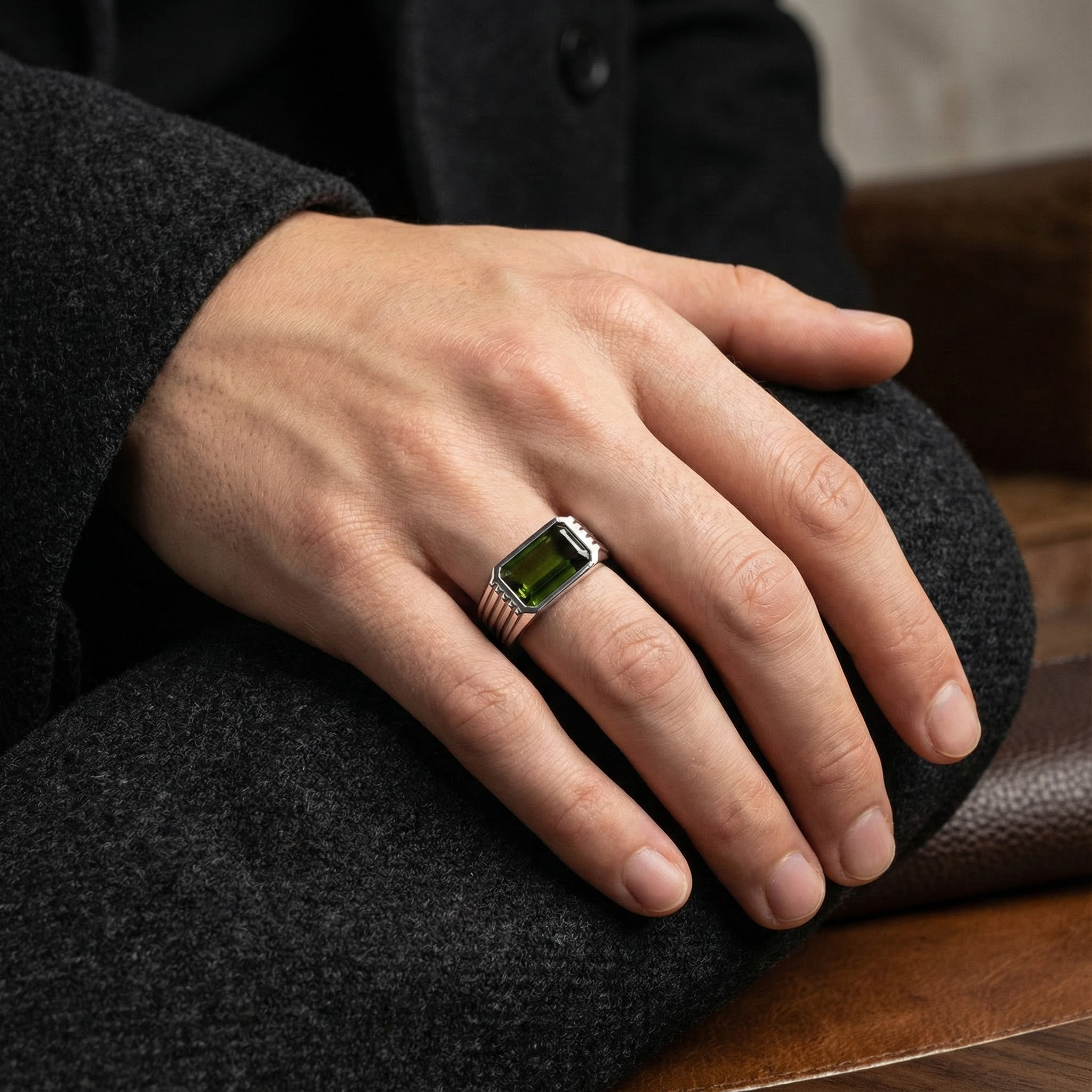 Elegant rectangular tourmaline ring - Luxury jewelry piece