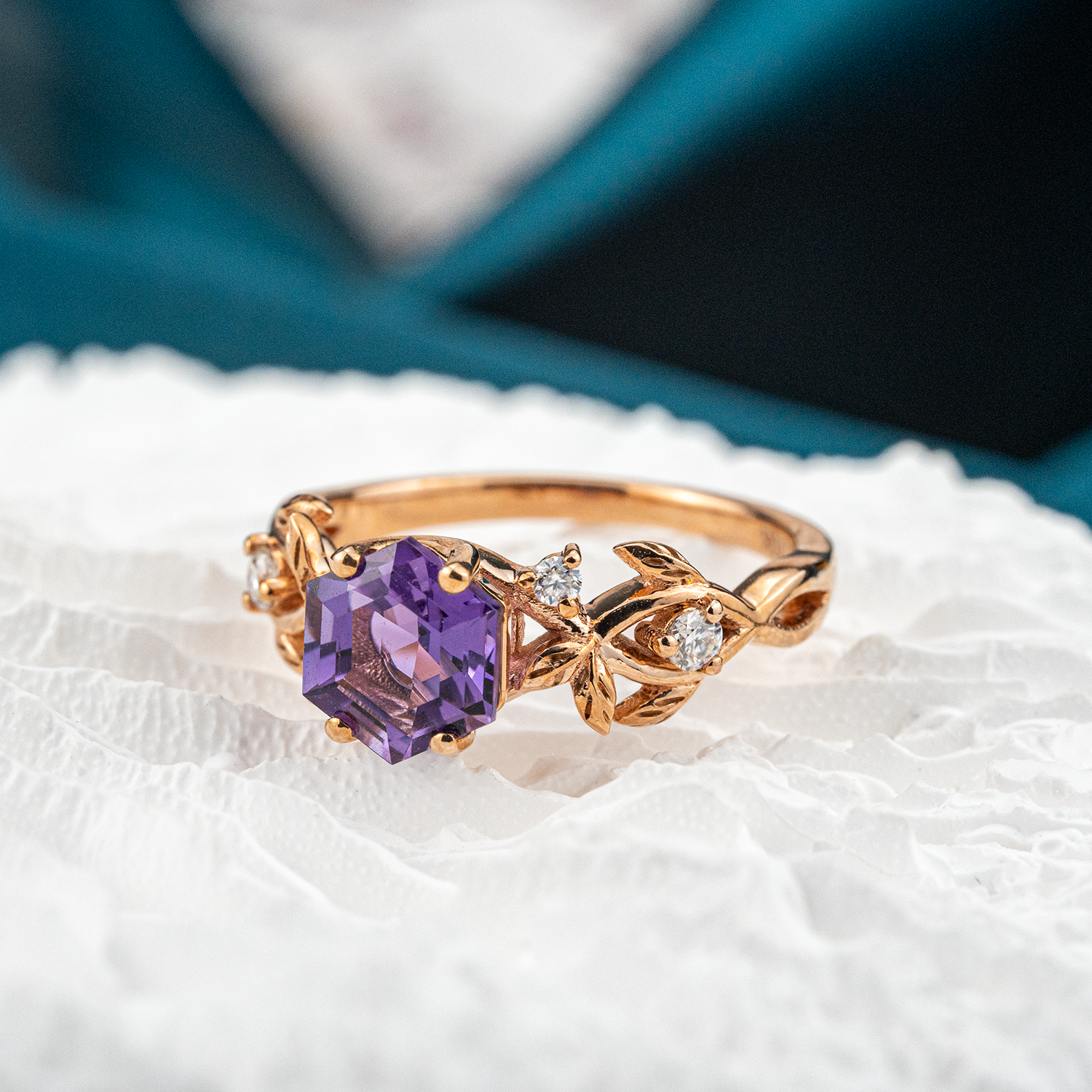 Engagement ring with exquisite leaf design, crafted to perfection for a touch of elegance and sophistication.