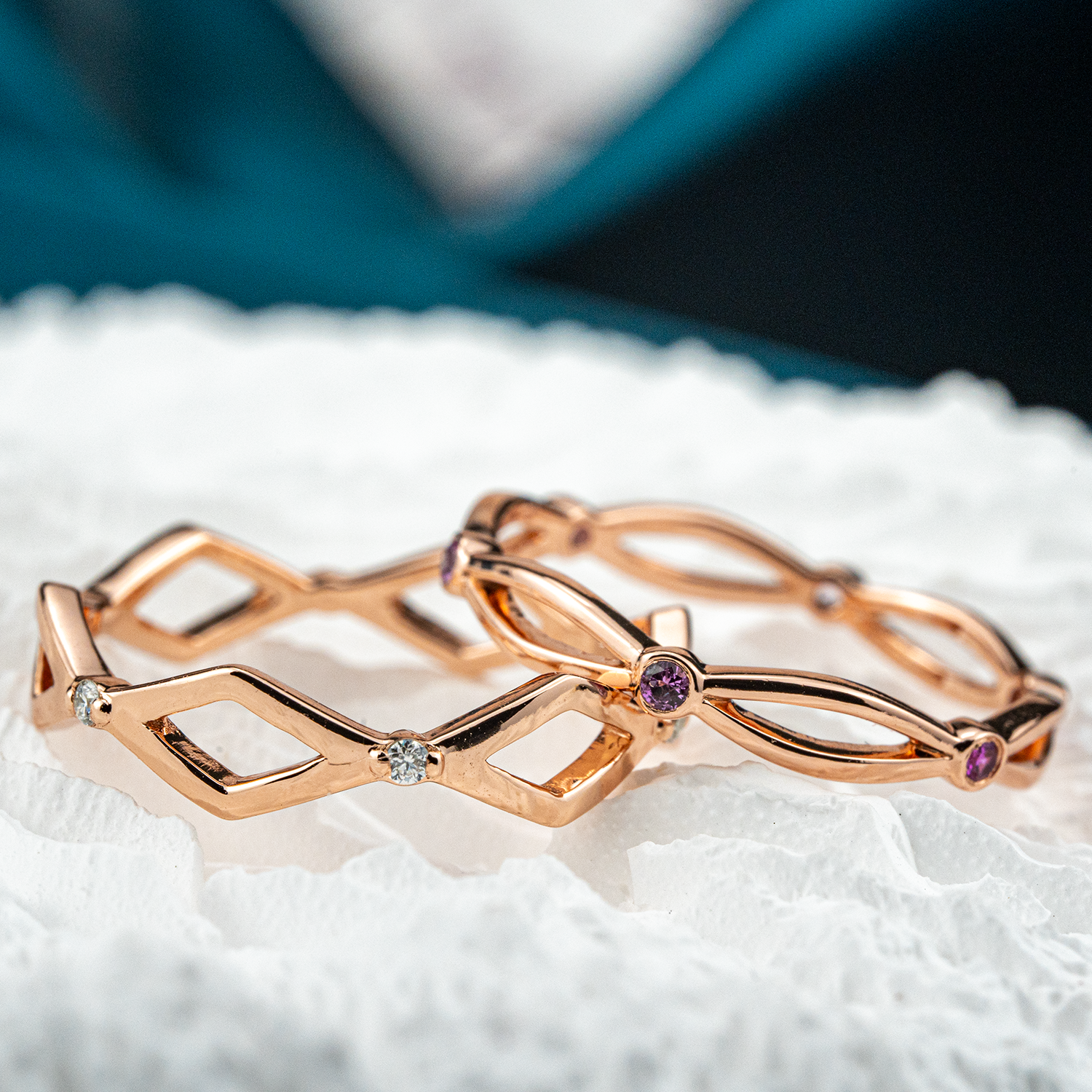 Minimalist Style Moissanite Couple Ring - Sleek Design for Modern Couples