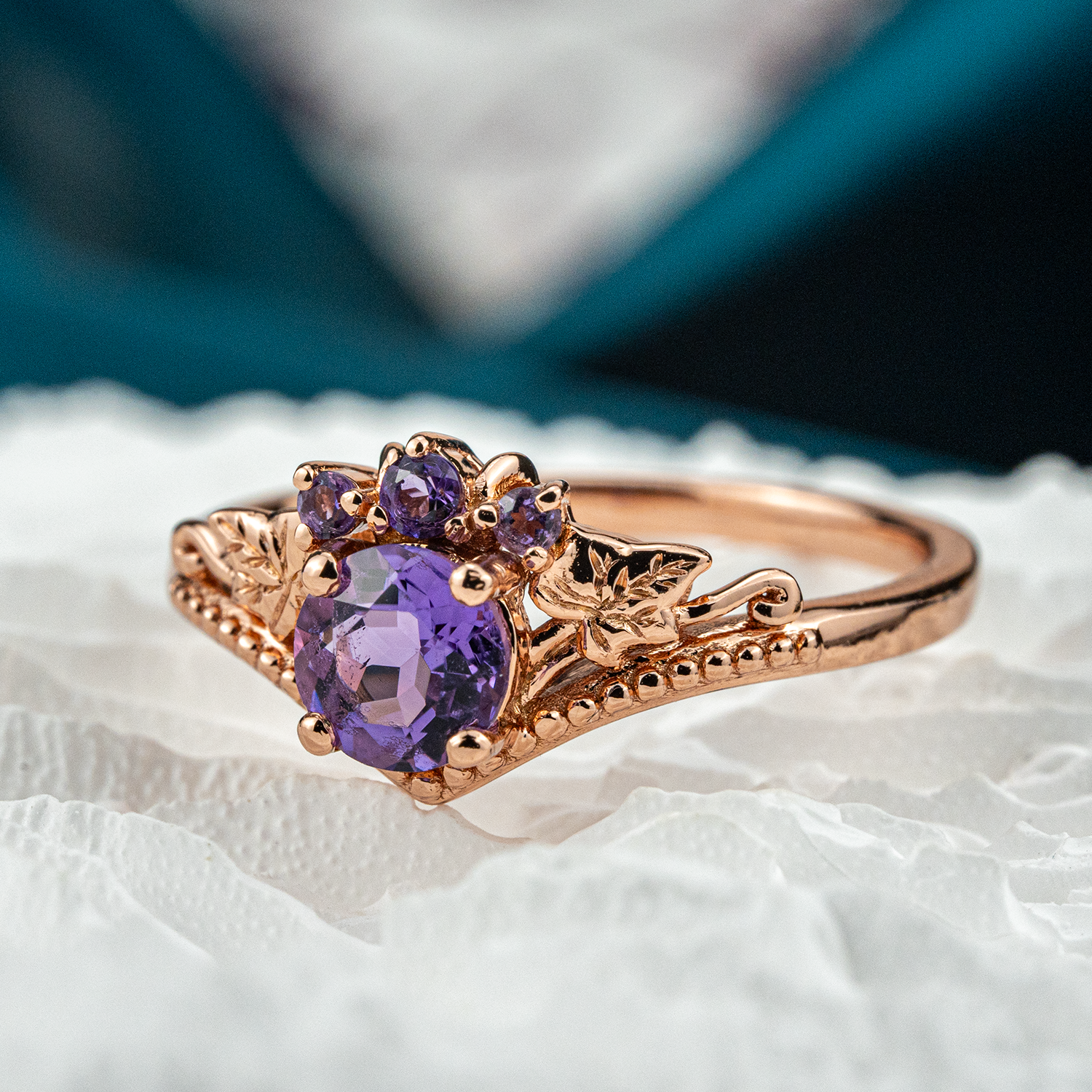Vintage Leaf Round Amethyst Gold Ring.
