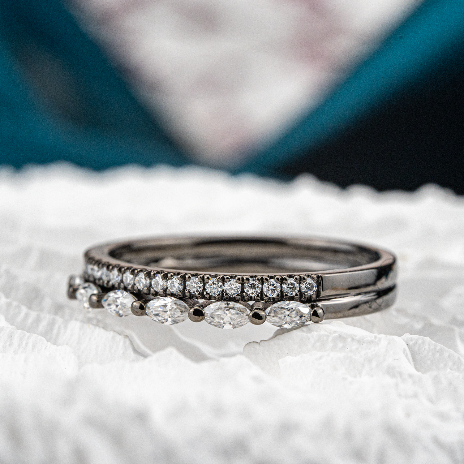 Moissanite black gold ring, perfect for unique style seekers, exquisite and timeless design