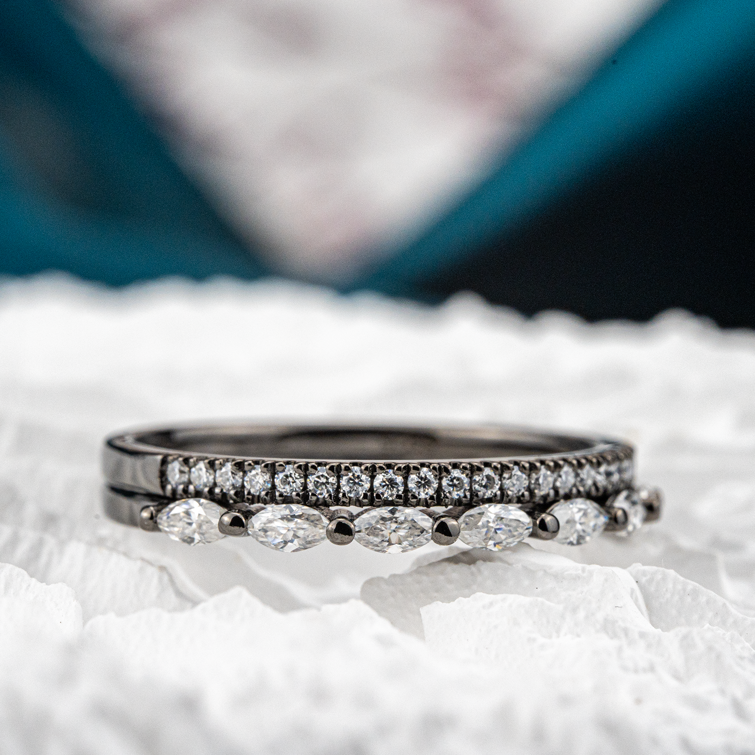 Moissanite black gold ring, perfect for unique style seekers, exquisite and timeless design