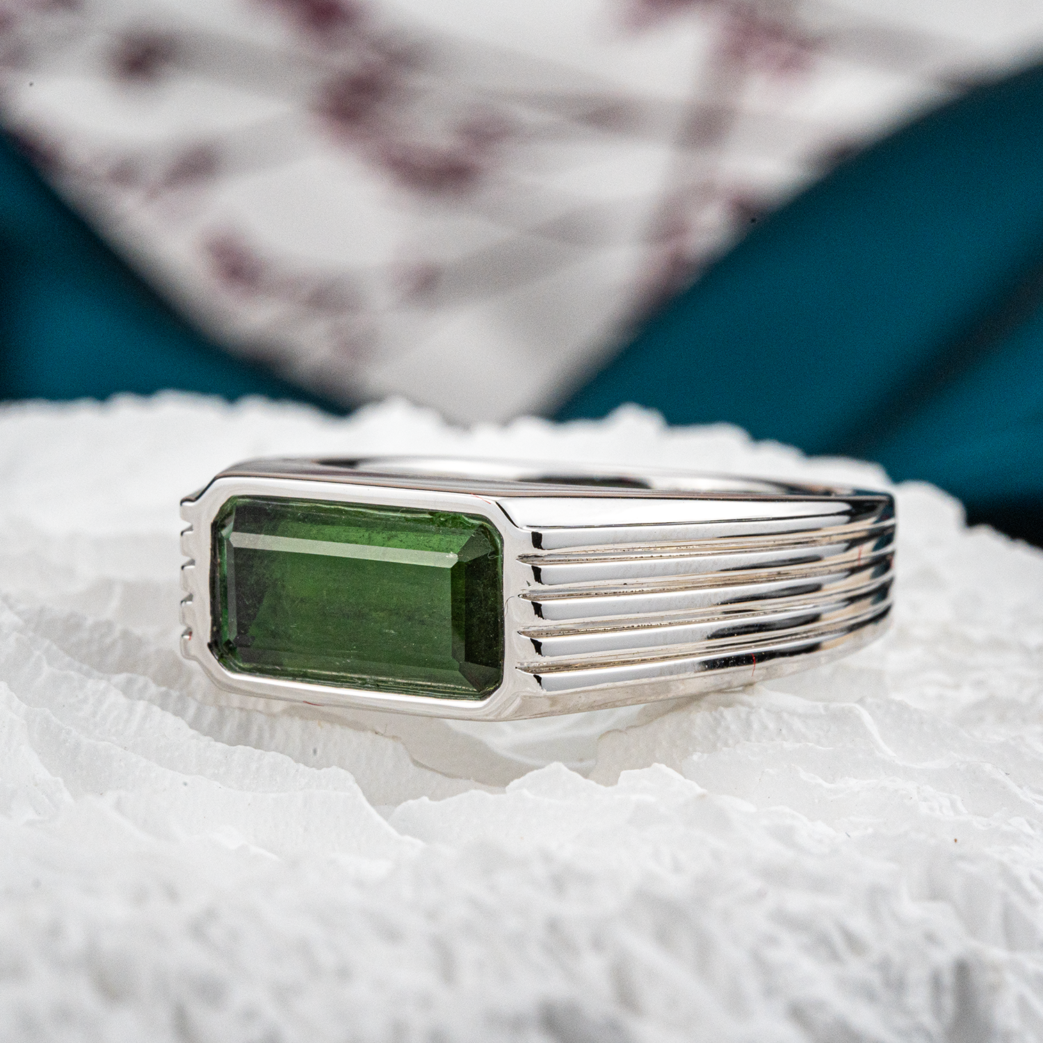 Elegant rectangular tourmaline ring - Luxury jewelry piece