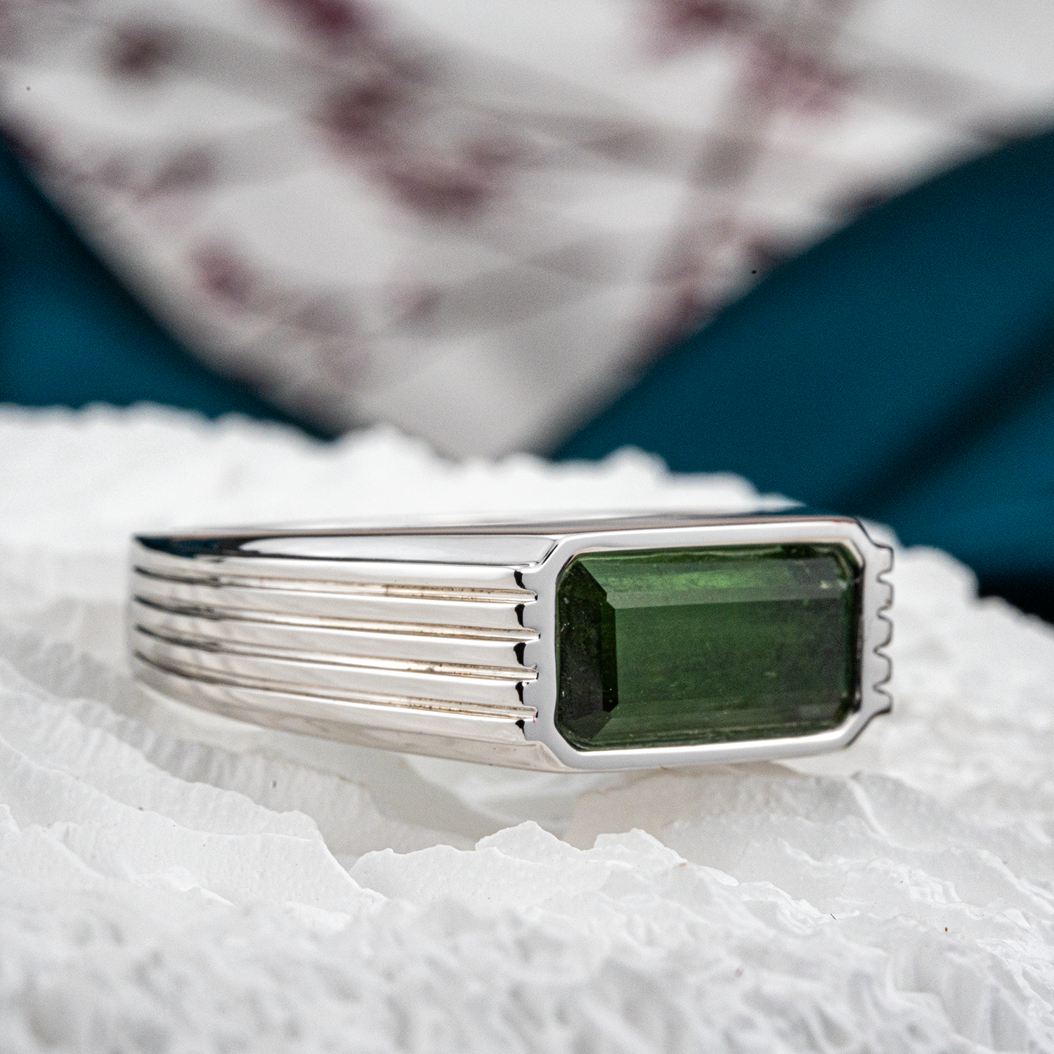Elegant rectangular tourmaline ring - Luxury jewelry piece