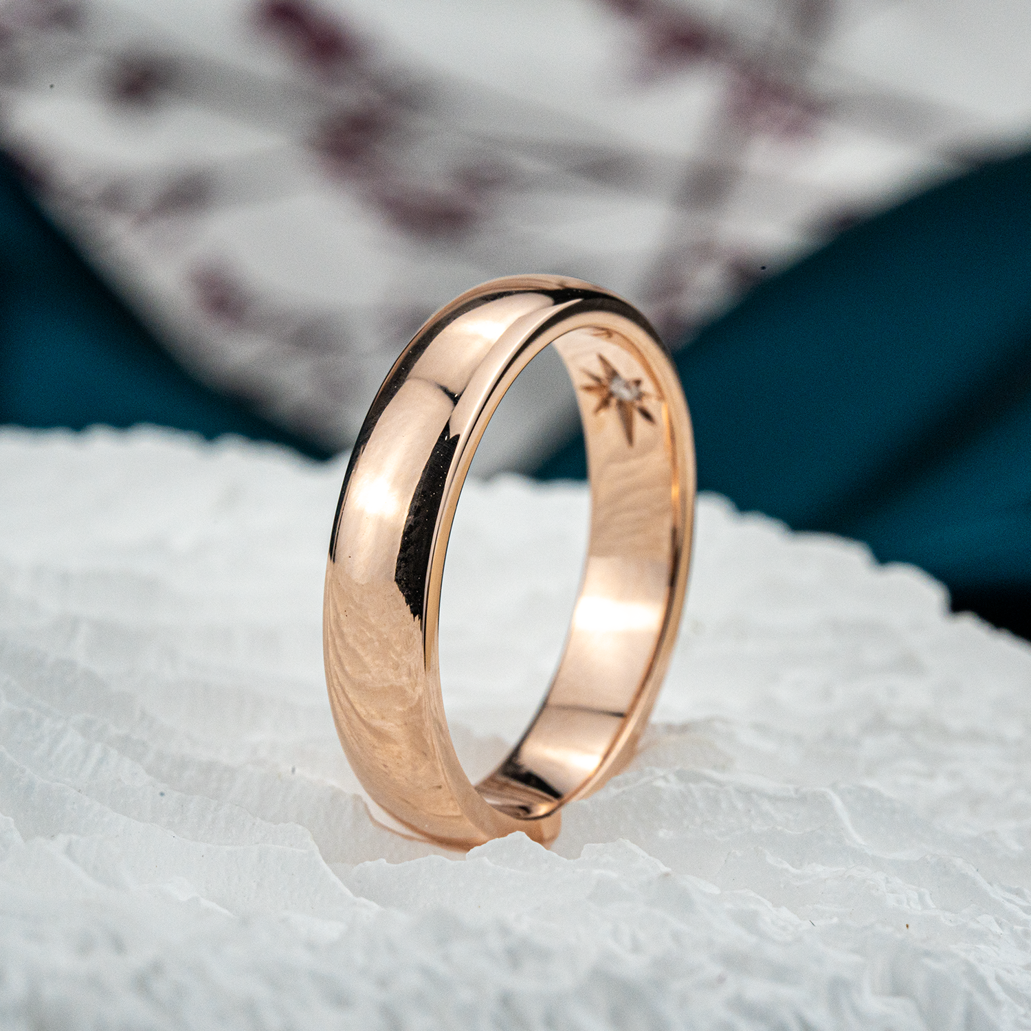 Beautiful Classic Ring Design - Precious Band for Women
