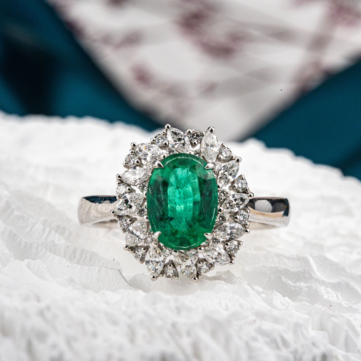 Exquisite Engagement Ring with a touch of Luxury and Elegance