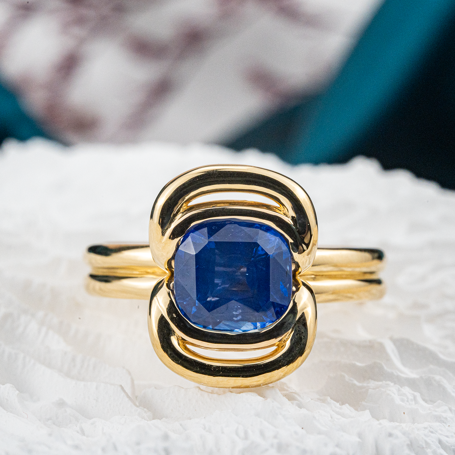 Exquisite sapphire gemstone in a unique design, perfect for an art deco ring