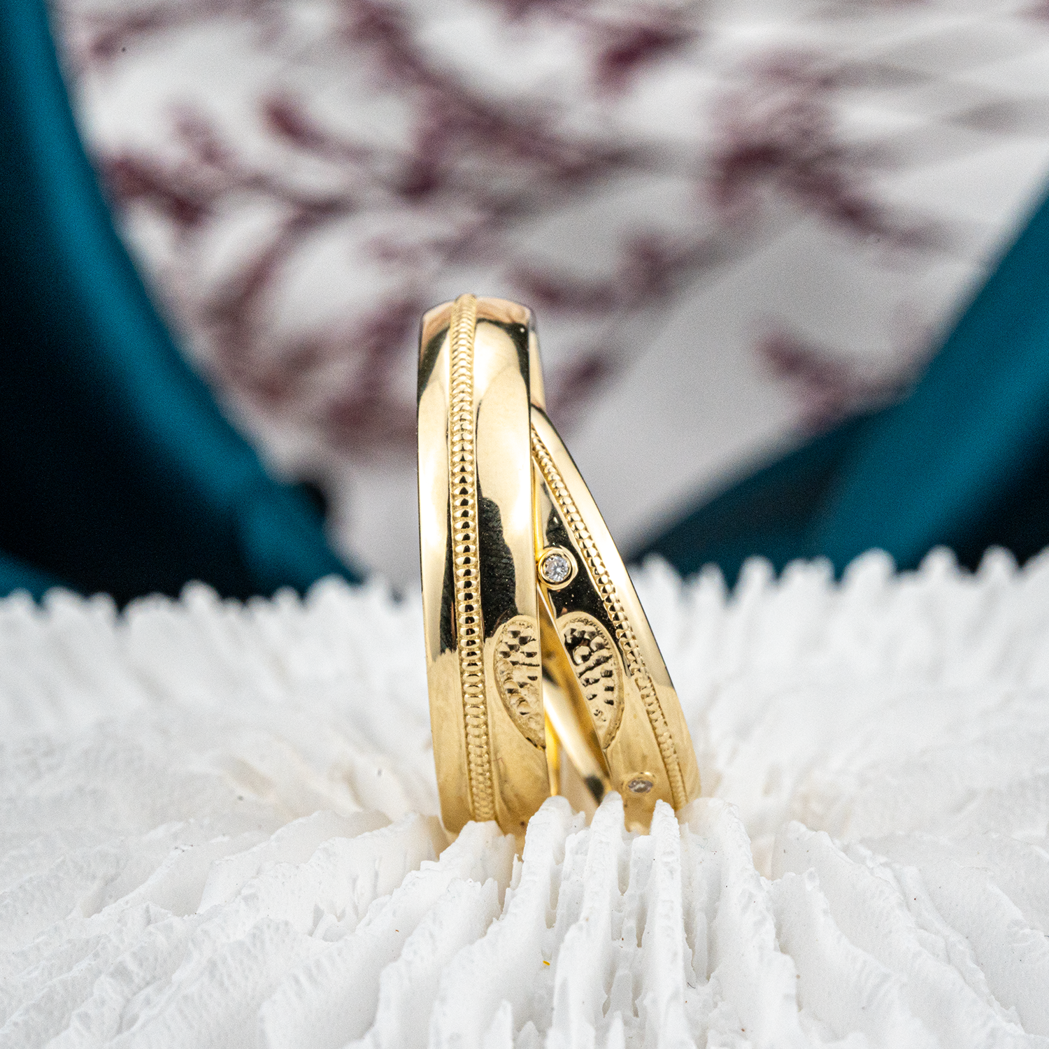 Elegant 18k Yellow Gold Couple Ring - Simple Style Jewelry for Him and Her