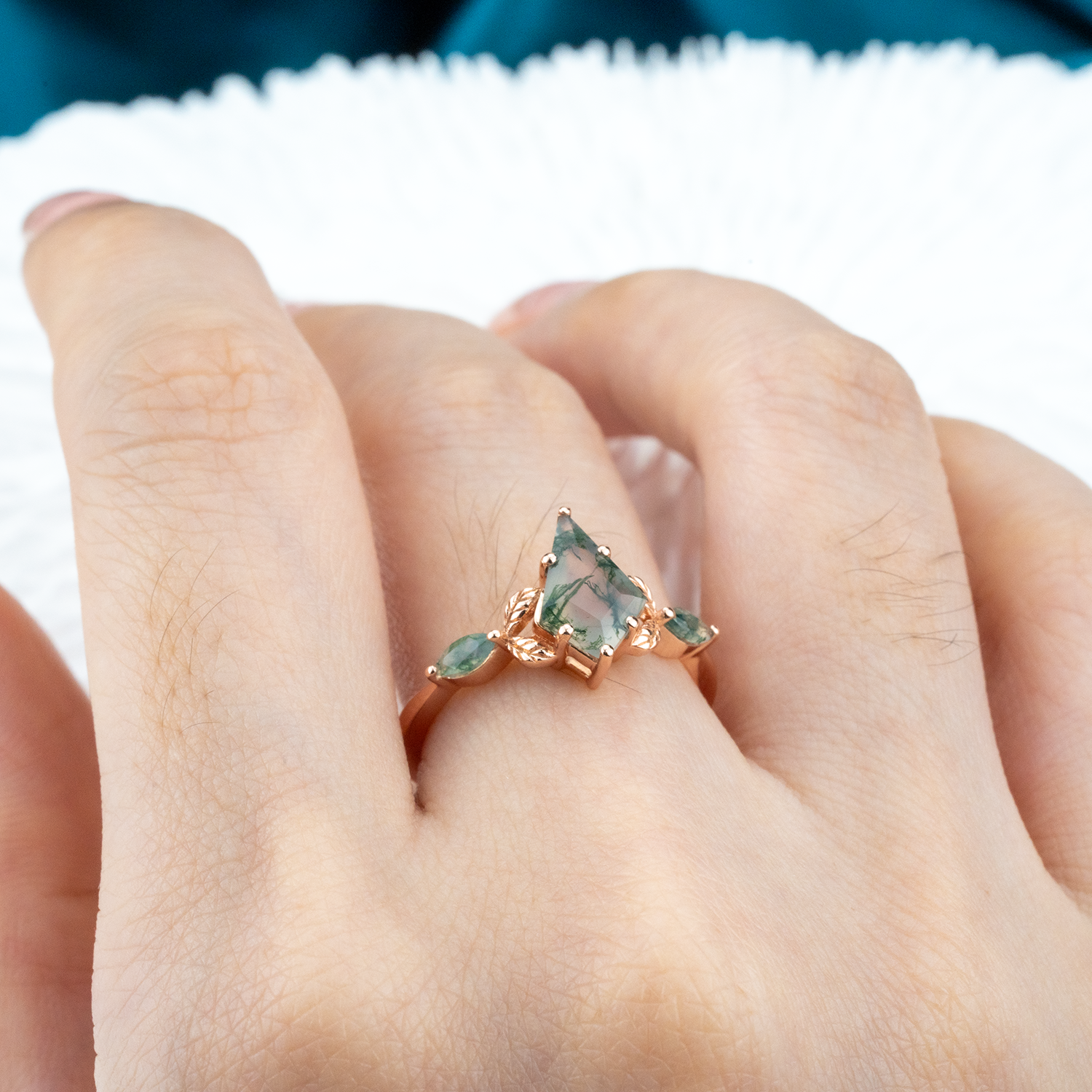 Kite Moss Agate Ring with Leaf Design for Nature Inspired Engagement