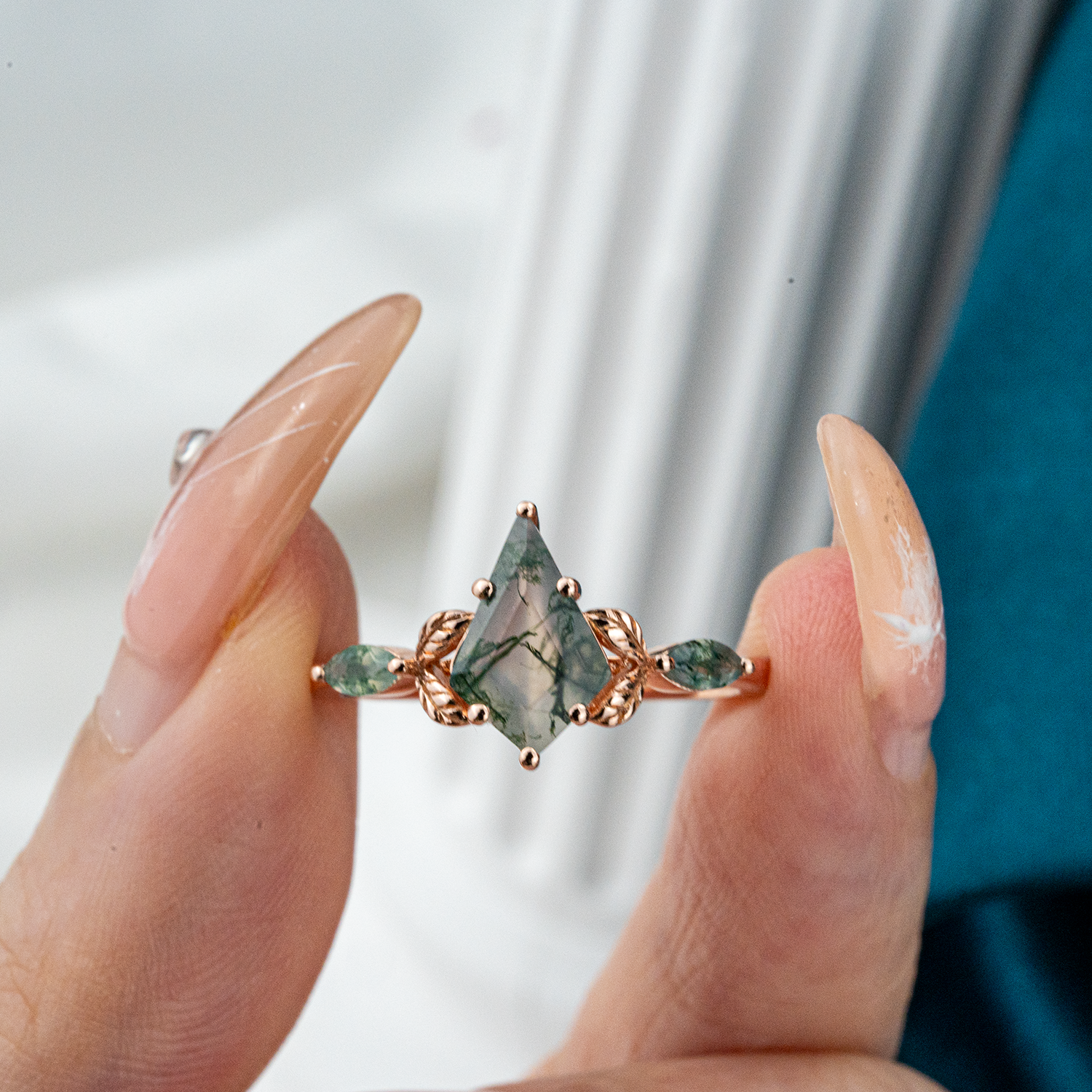 Kite Moss Agate Ring with Leaf Design for Nature Inspired Engagement