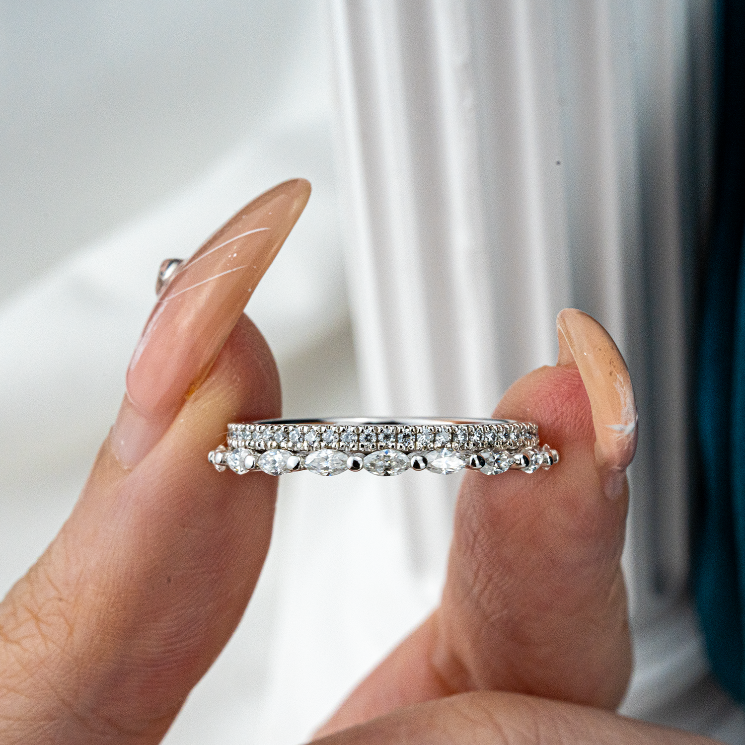 Minimalist Marquise Cut Moissanite White Gold Ring - Elegant Band Design for Engagement