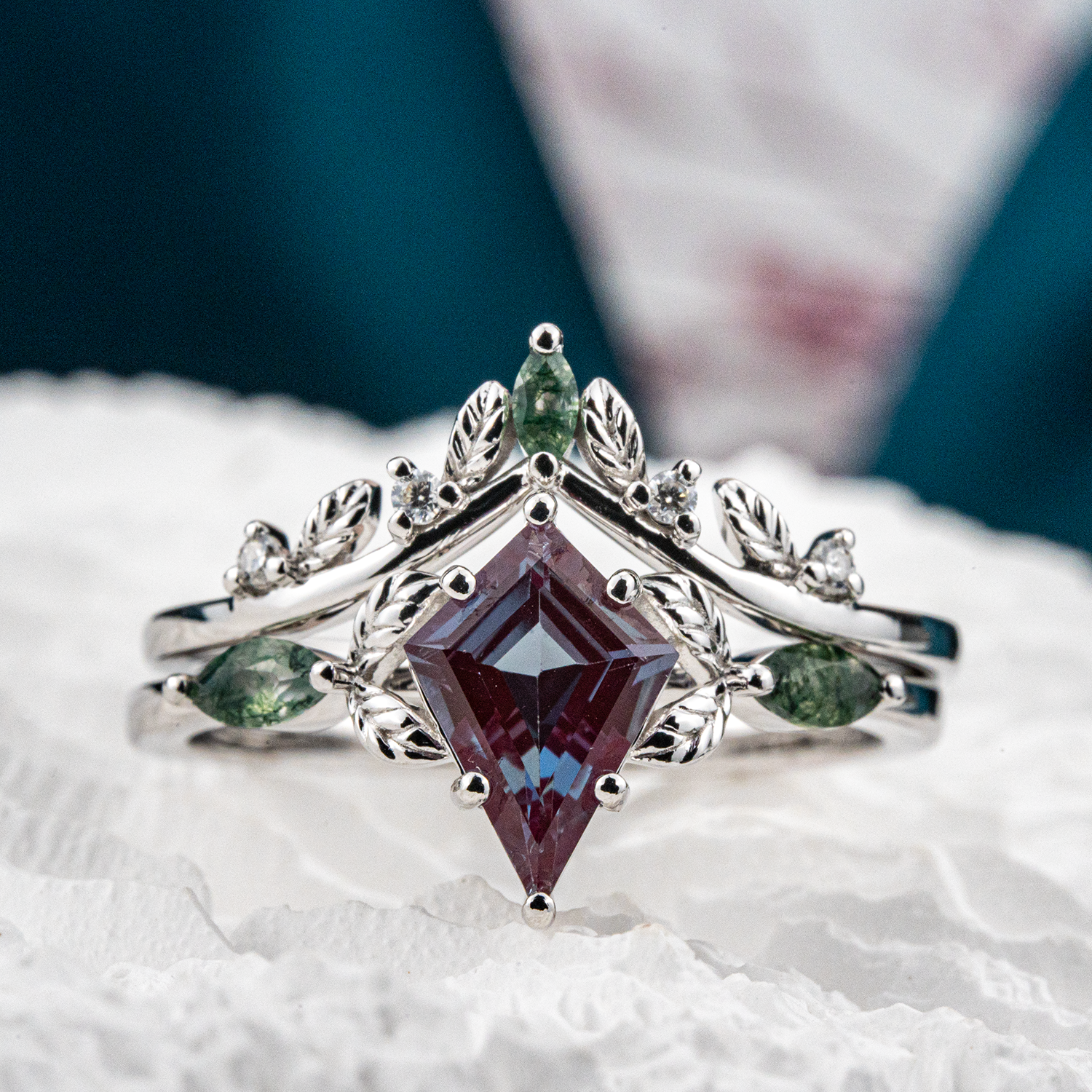 Kite Moss Agate Ring Set with intricate leaf detailing, ideal for eco-conscious fashion enthusiasts.