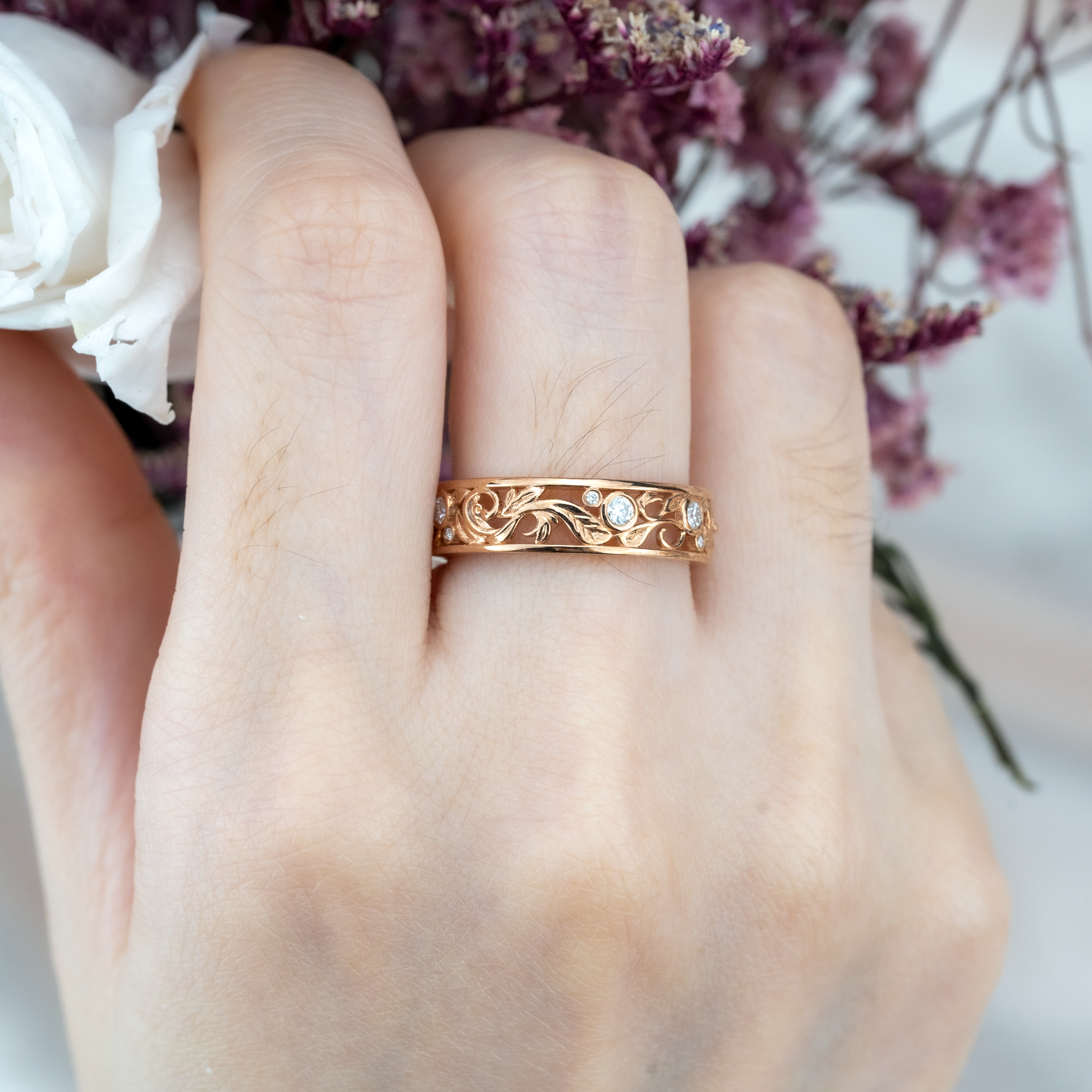 Unique Diamond Gold Leaf Band.