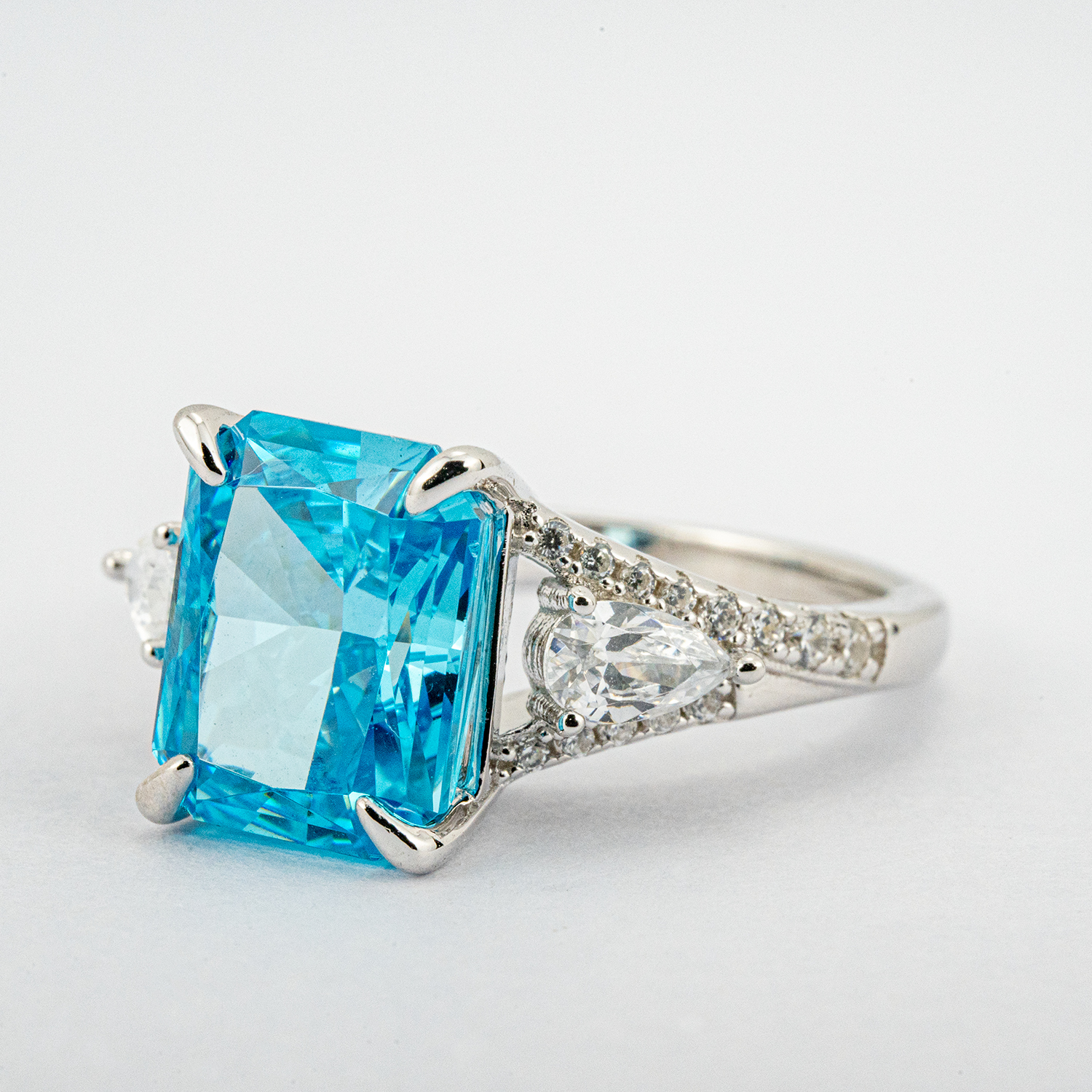 Sparkling Blue Zircon Stone on Rose Gold Ring