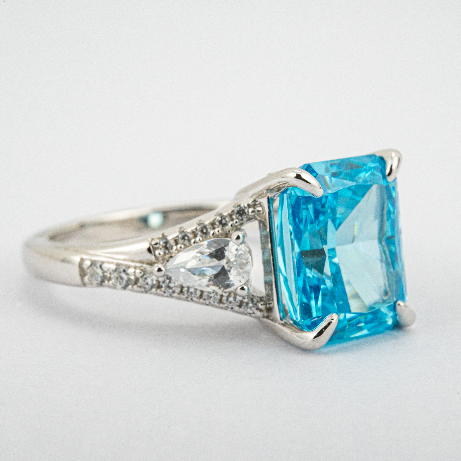 Sparkling Blue Zircon Stone on Rose Gold Ring