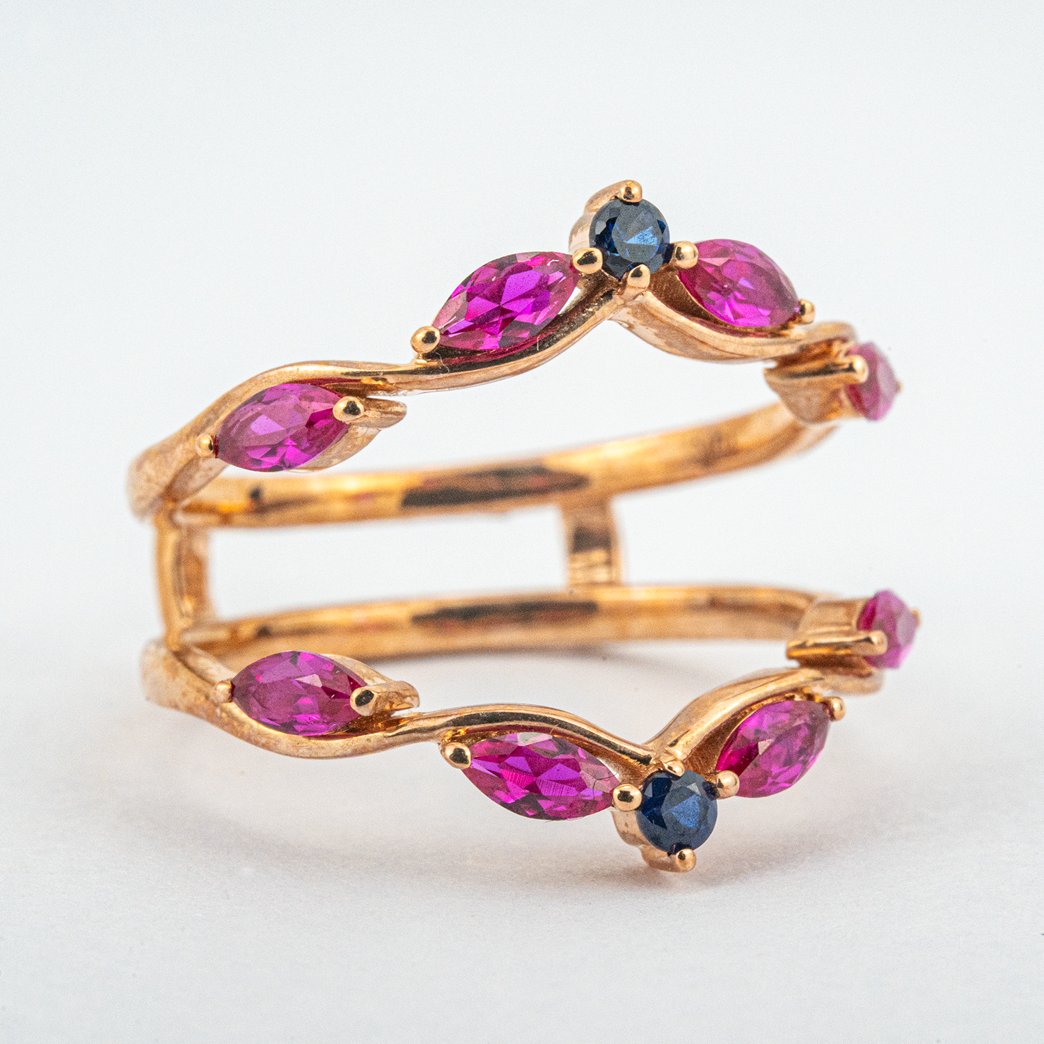 Elegant luxurious ring featuring stunning amethyst detail