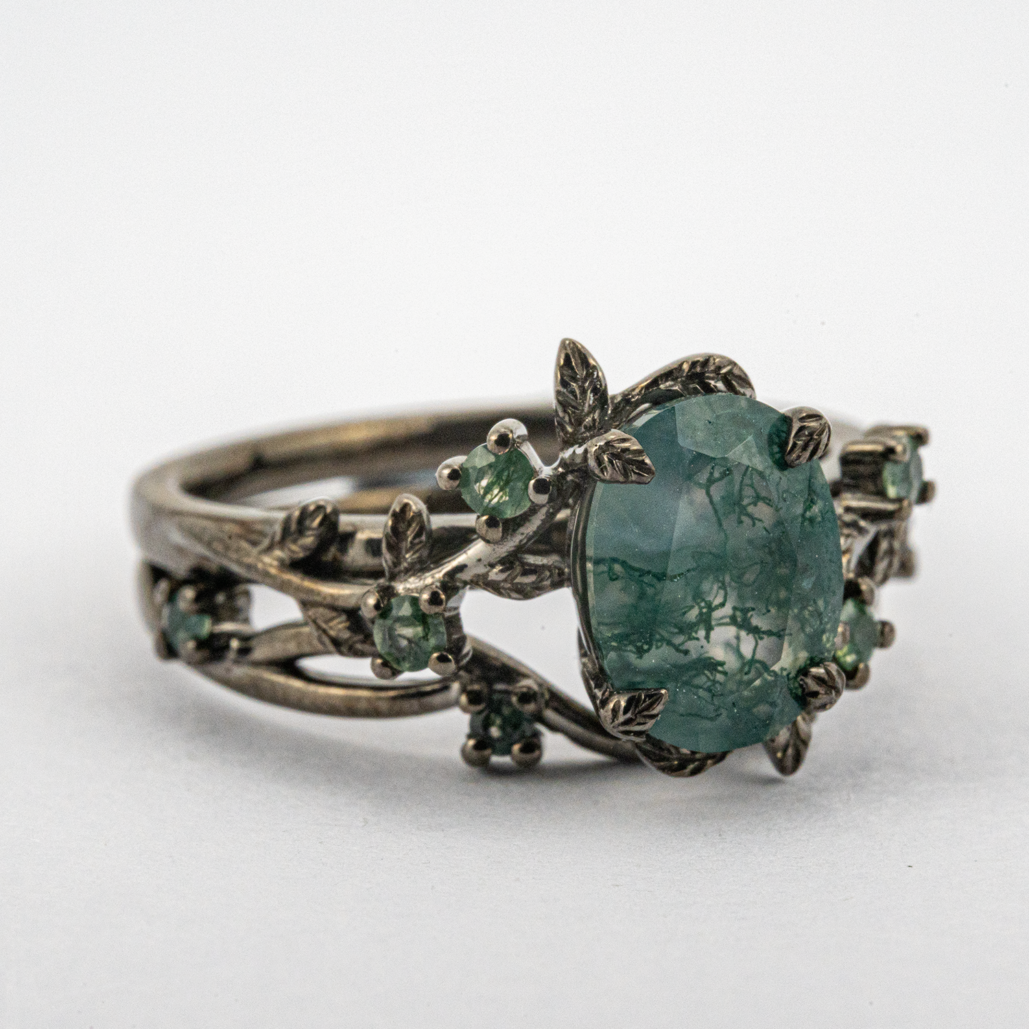 Oval Moss Agate Leaf Ring - Unique Nature Inspired Black Gold Ring Set