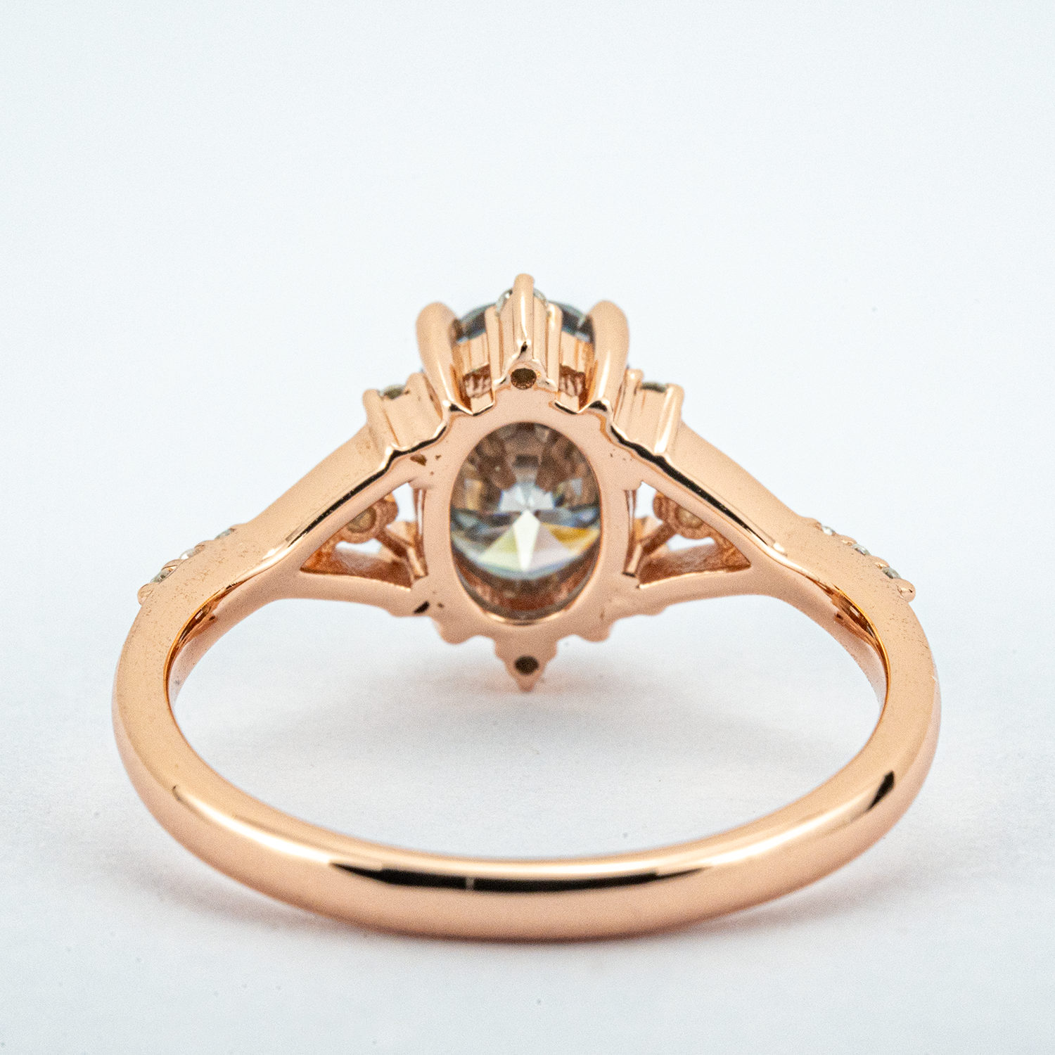 Stylish minimalist wedding band featuring an oval gray stone, chic design