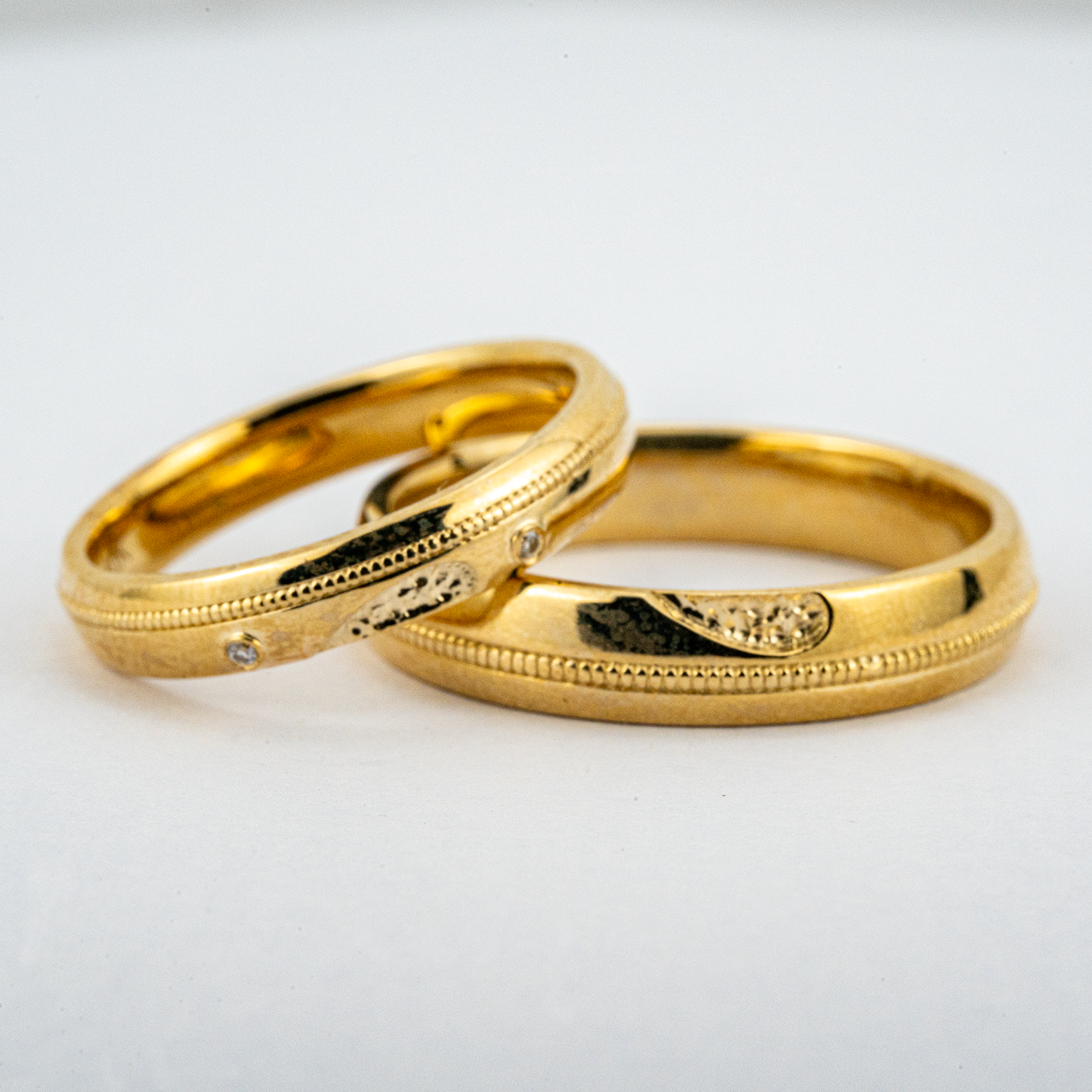 Elegant 18k Yellow Gold Couple Ring - Simple Style Jewelry for Him and Her
