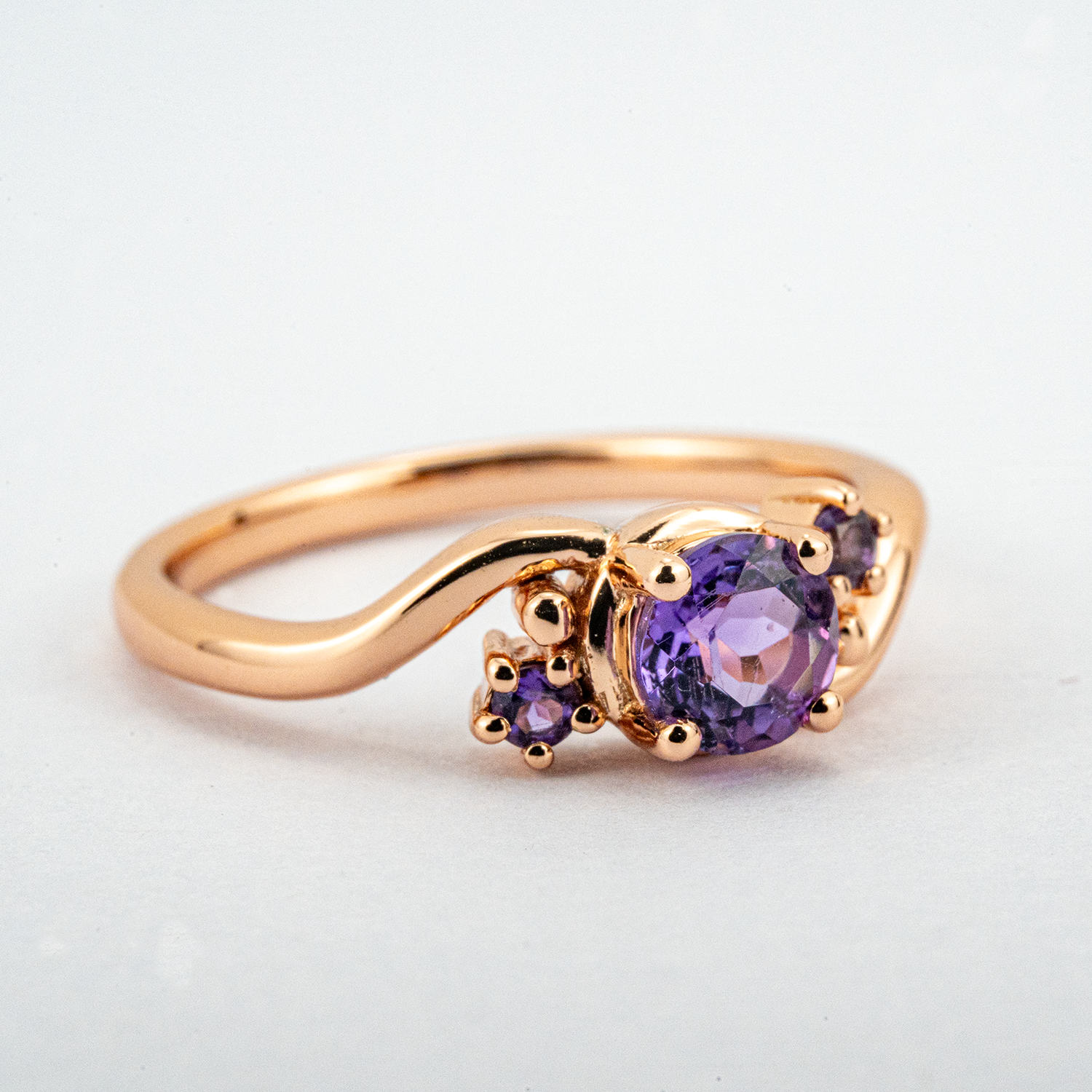 Round Amethyst Gold Ring.