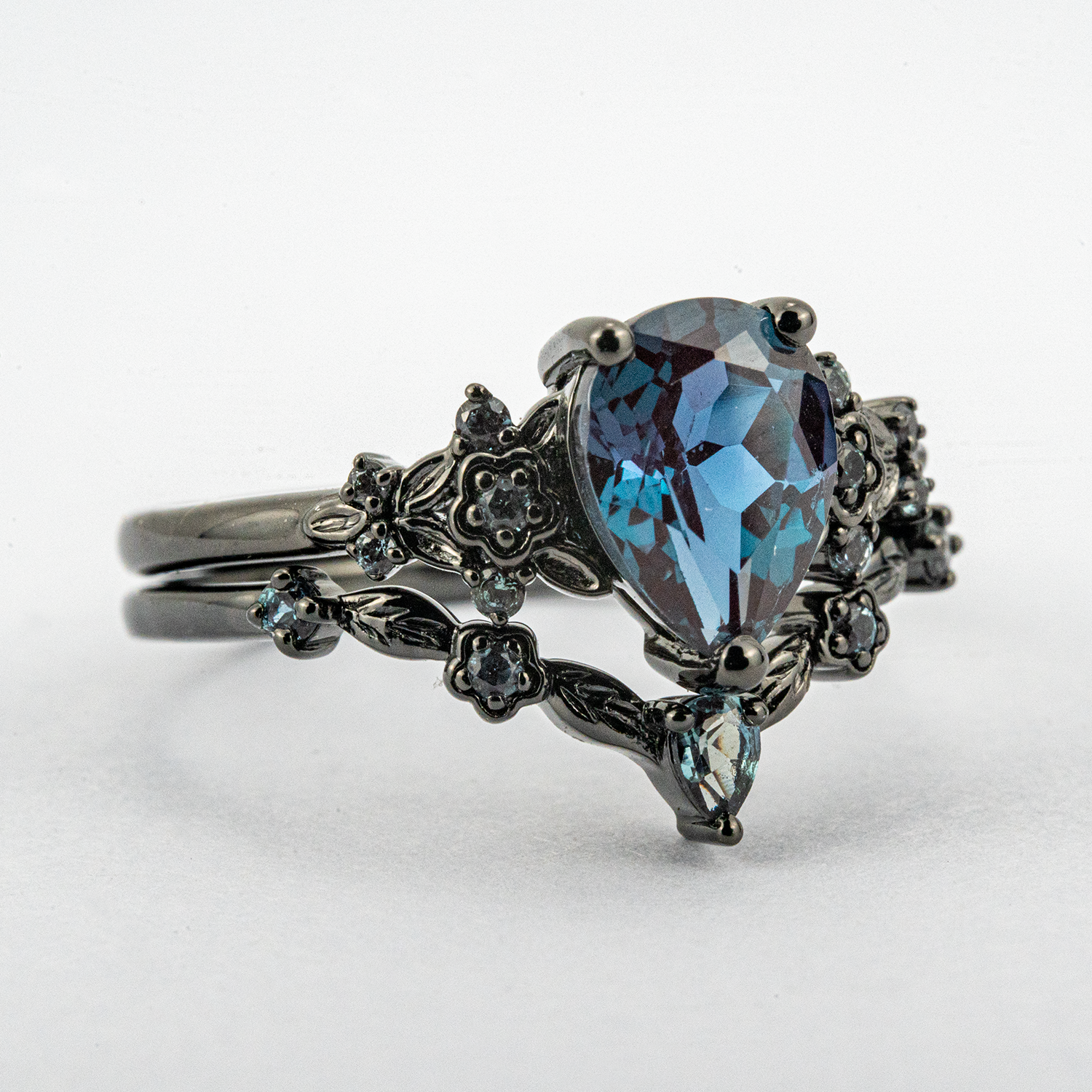 Botanical Elegance -Pear Cut Lab Alexandrite Black Gold Engagement Ring Set Floral Ring