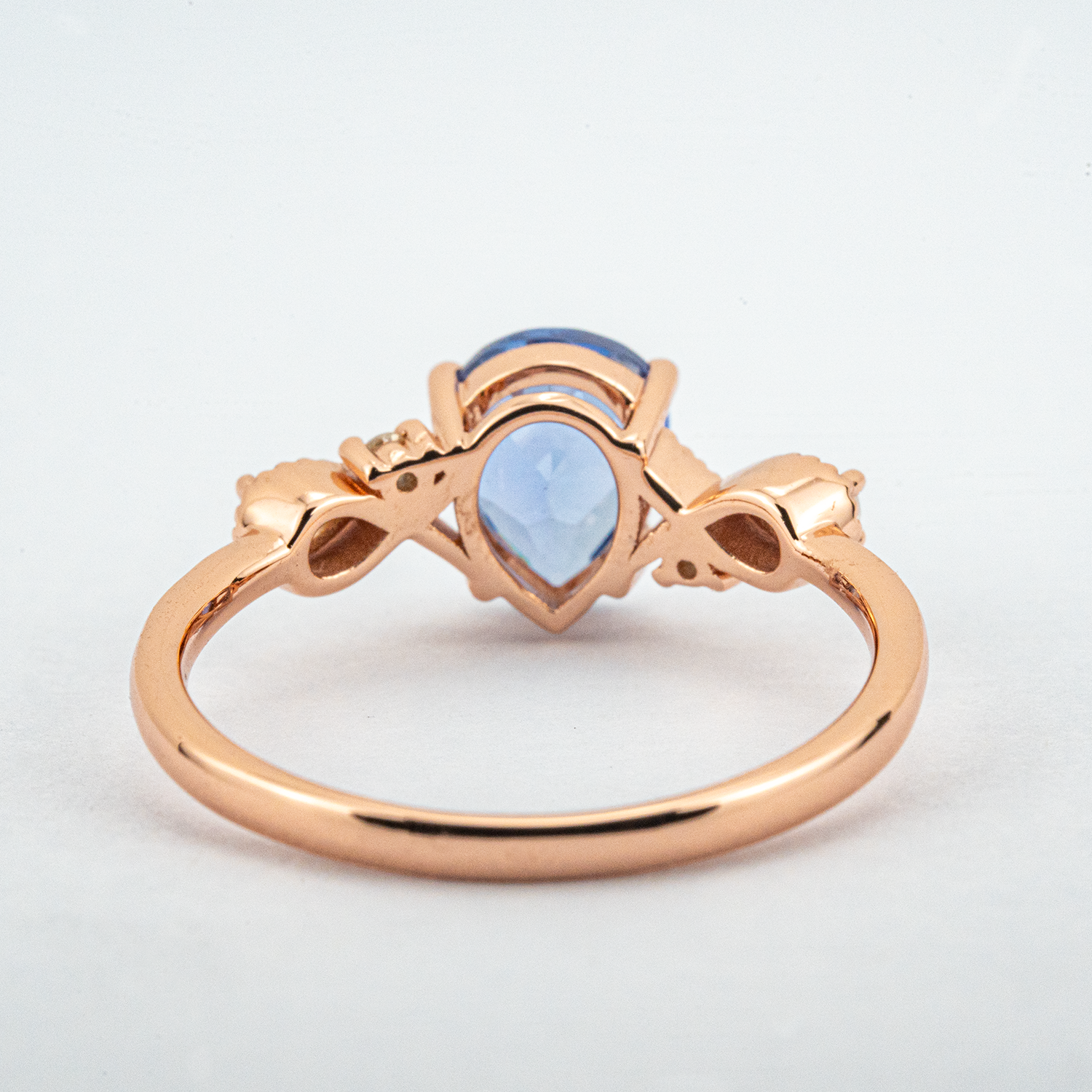 Pear Lab Sapphire Gold Ring With Moissnaite.
