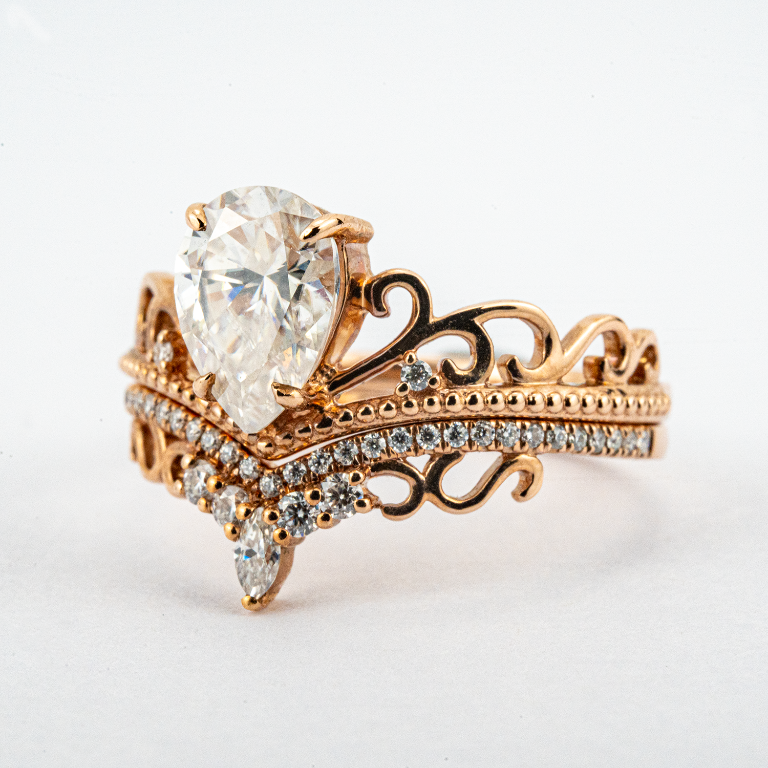 Exquisite pear cut moissanite engagement ring set for enhanced sparkle