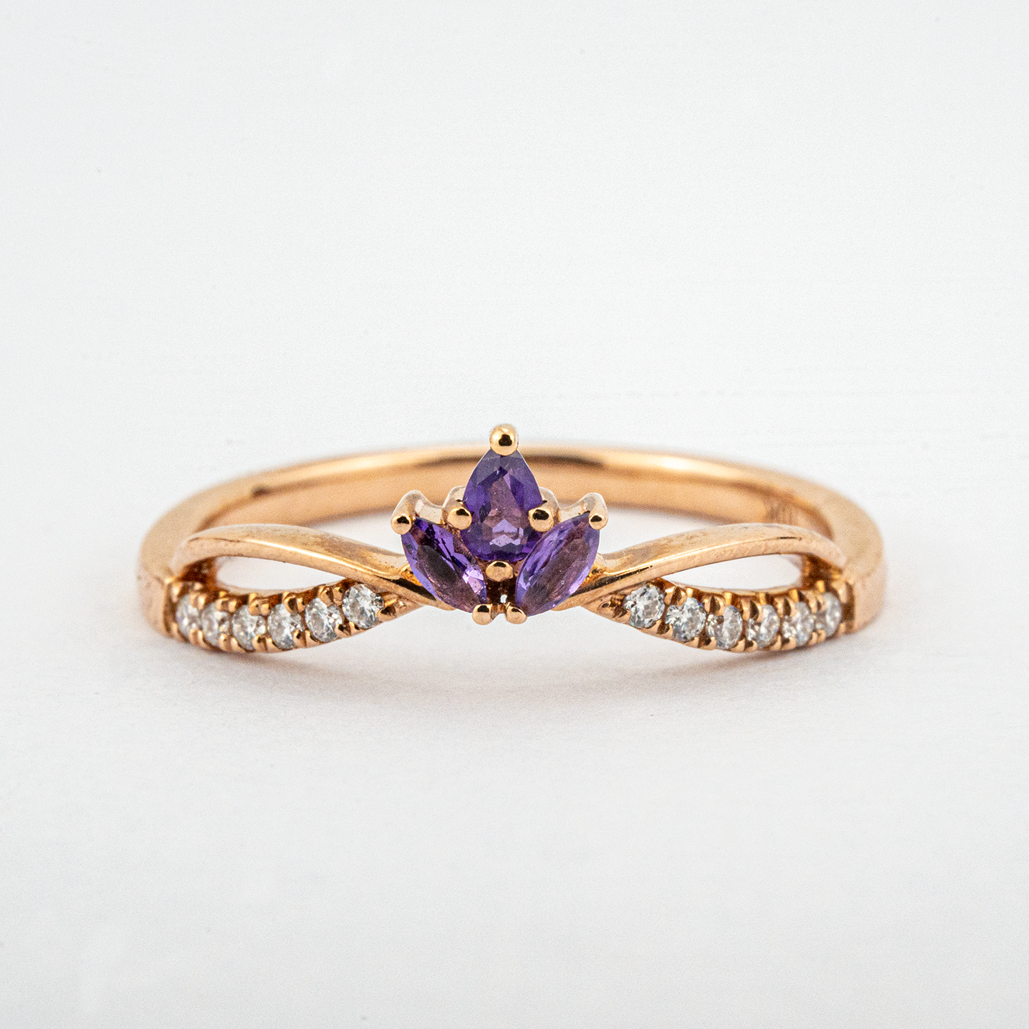 Exude luxury with our stunning Pear Amethyst Ring Set, featuring lavish Amethyst gemstones.