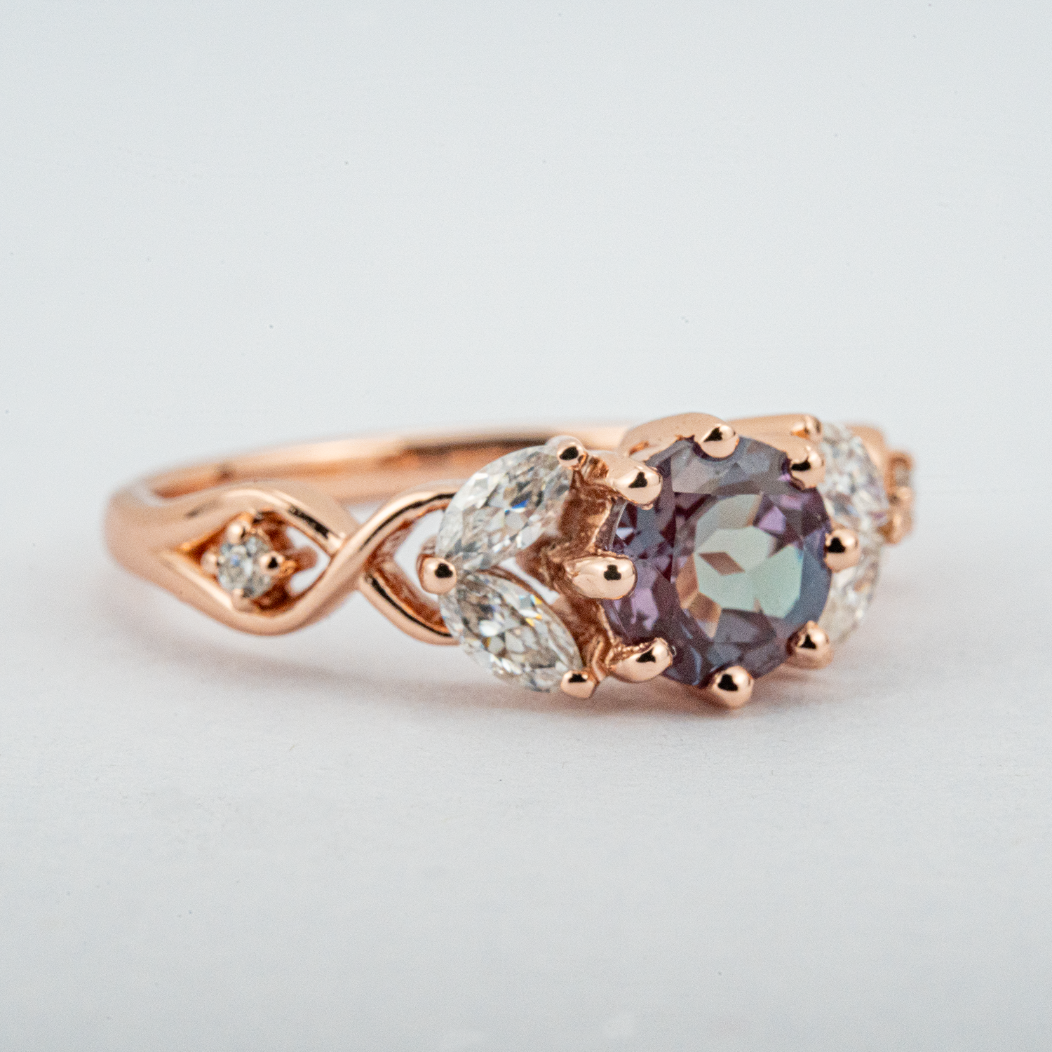 Round Lab Alexandrite Gold Ring With Moissanite.