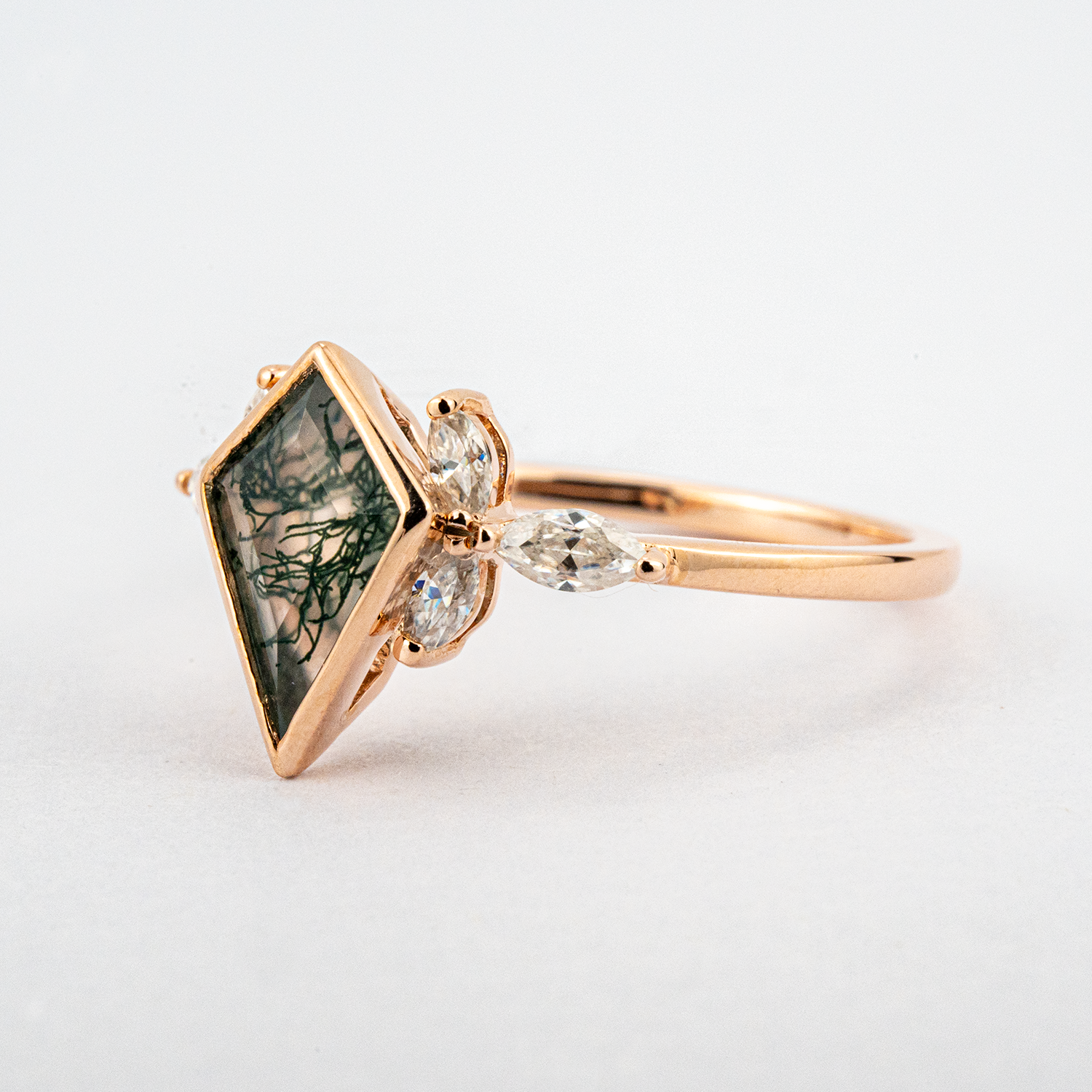 Unique Kite Moss Agate Leaf Gold Ring.