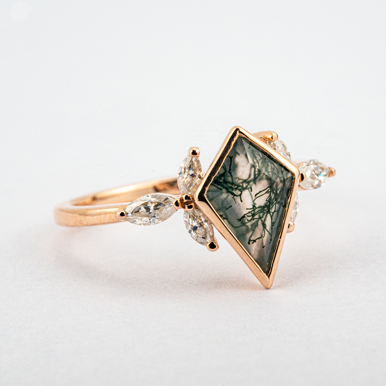Unique Kite Moss Agate Leaf Gold Ring.
