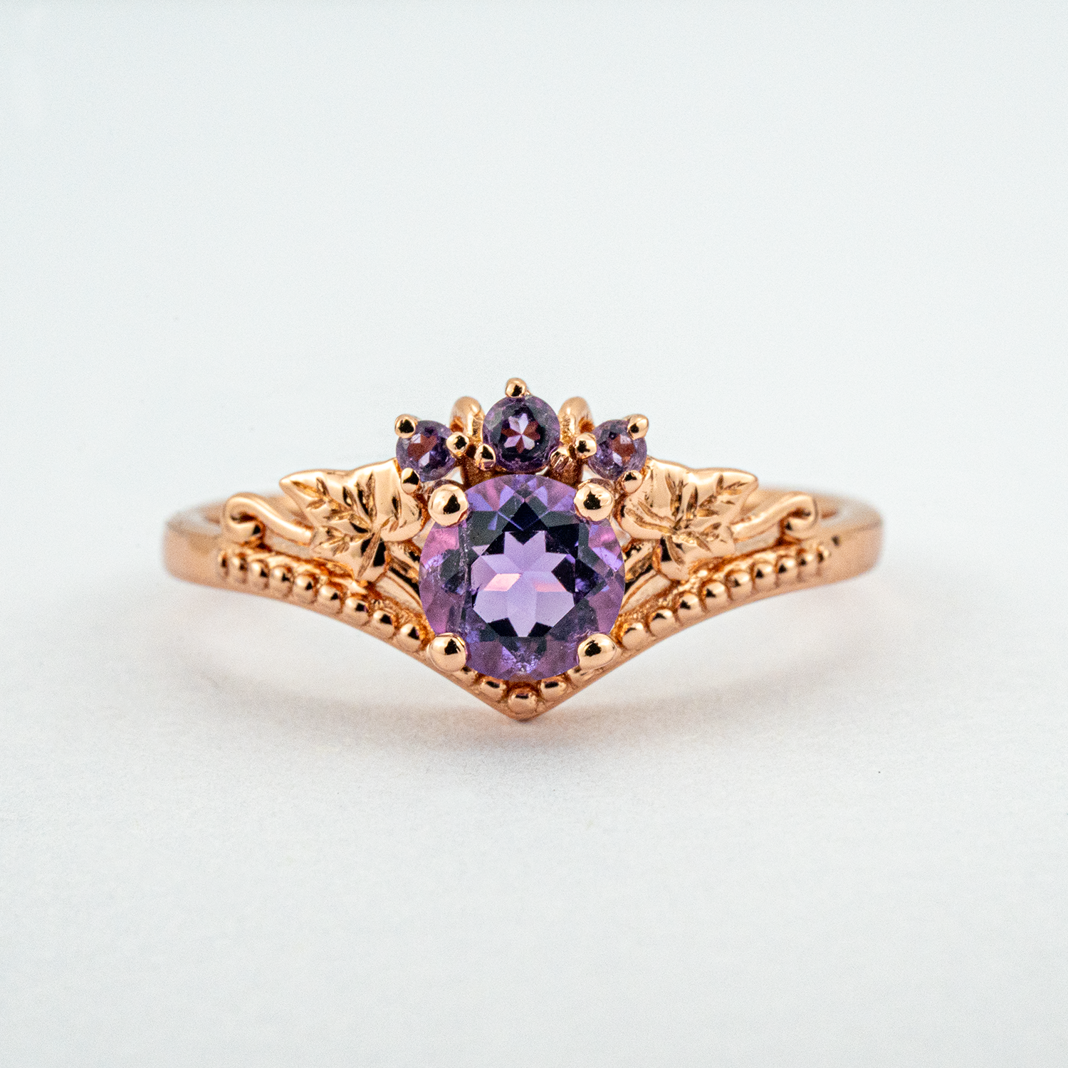 Vintage Leaf Round Amethyst Gold Ring.