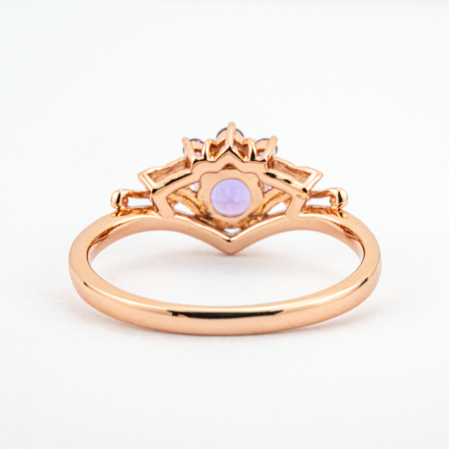 Vintage Leaf Round Amethyst Gold Ring.