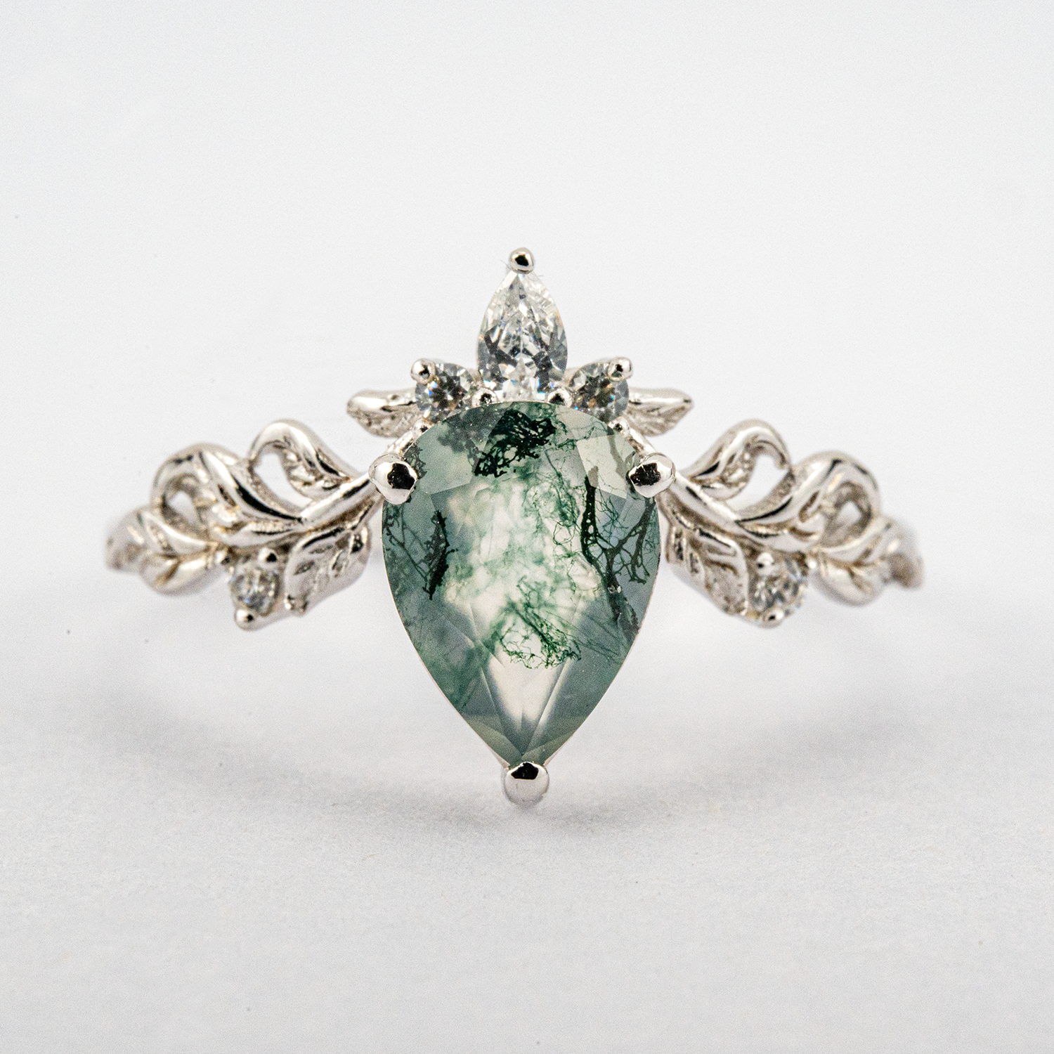 Beautiful Pear Moss Agate White Gold Ring with Moissanite for Engagement