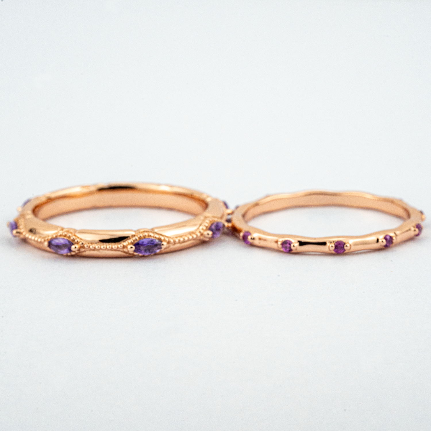 Luxurious couple ring with minimalist design and stunning amethyst gemstone