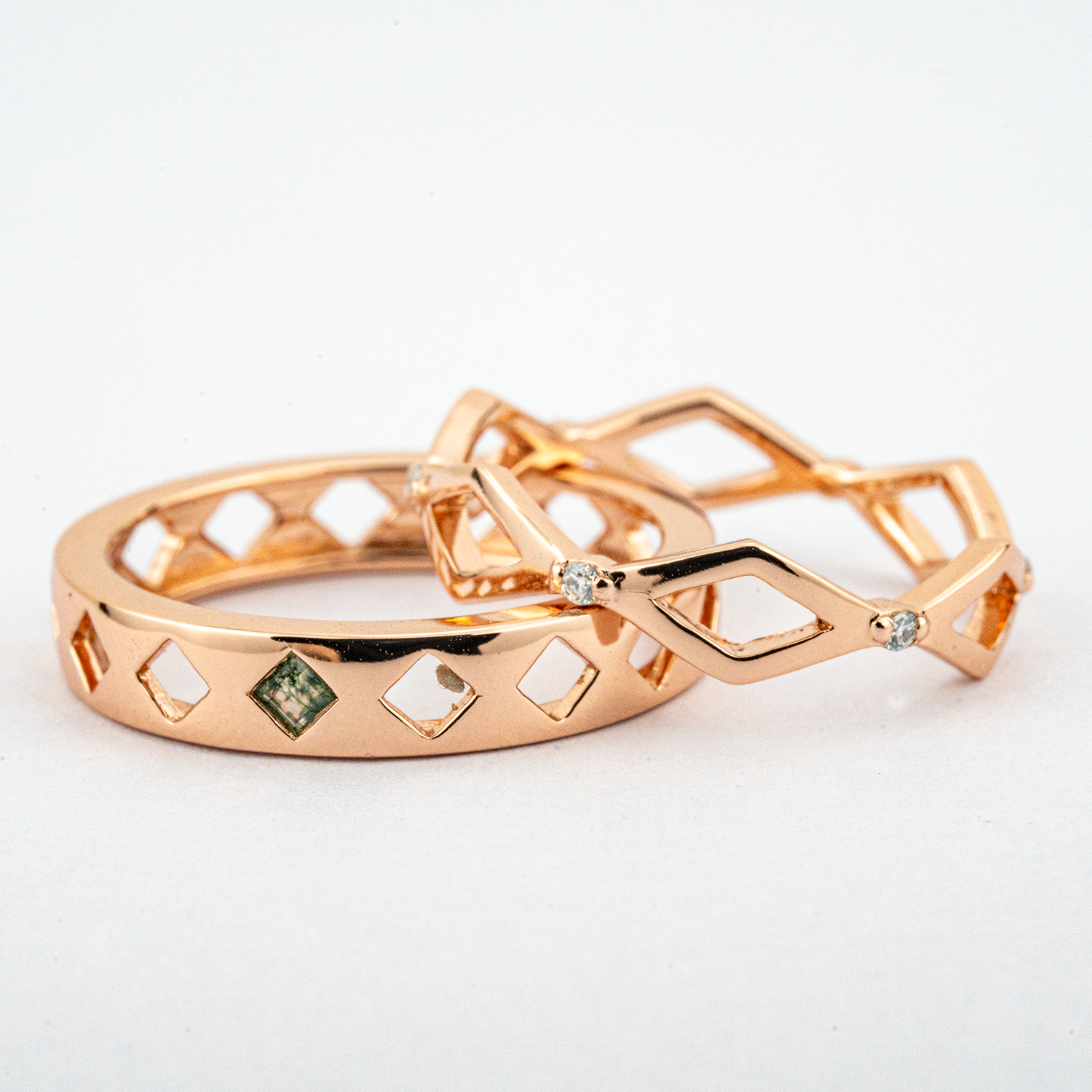 Minimalist Style Moissanite Couple Ring - Sleek Design for Modern Couples