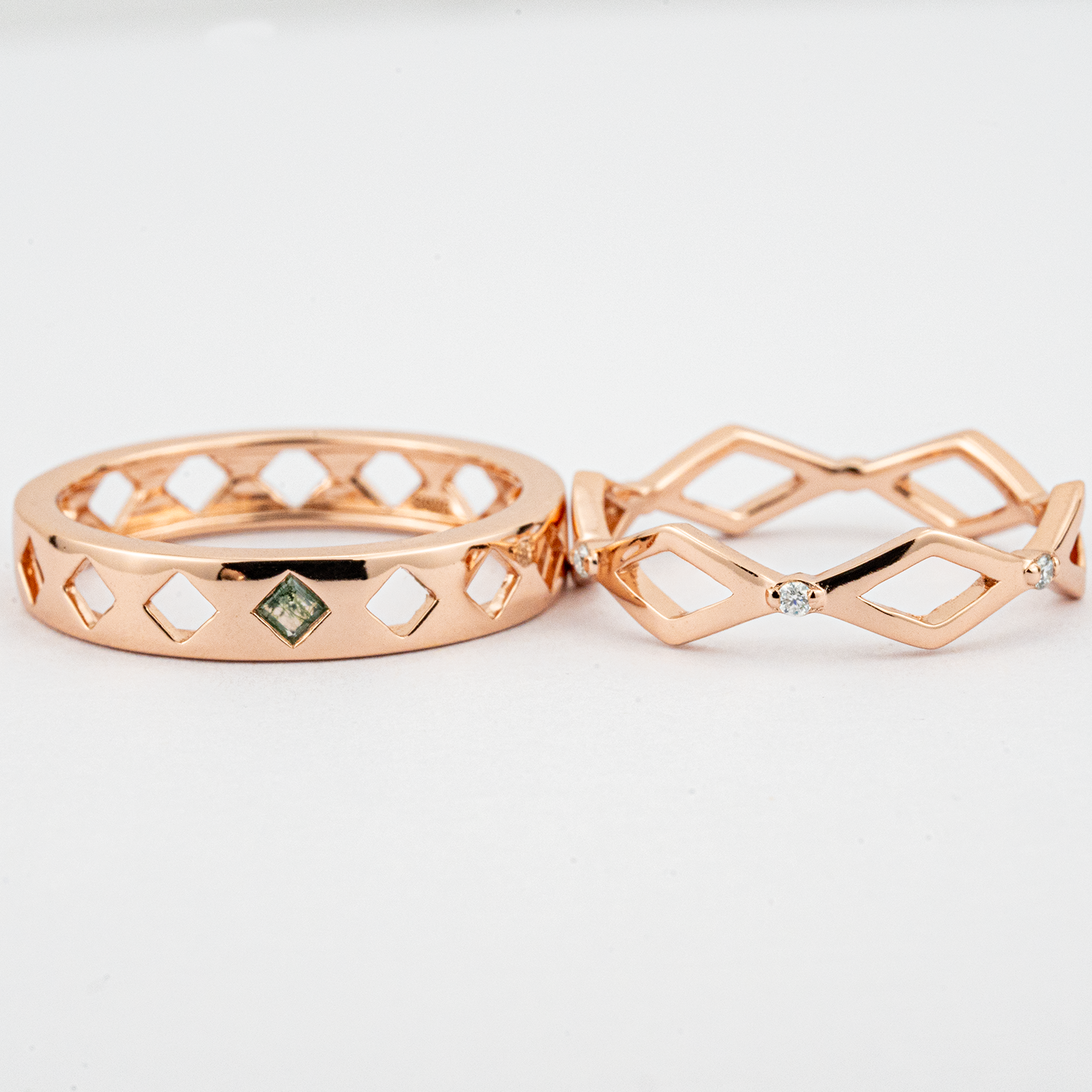 Minimalist Style Moissanite Couple Ring - Sleek Design for Modern Couples