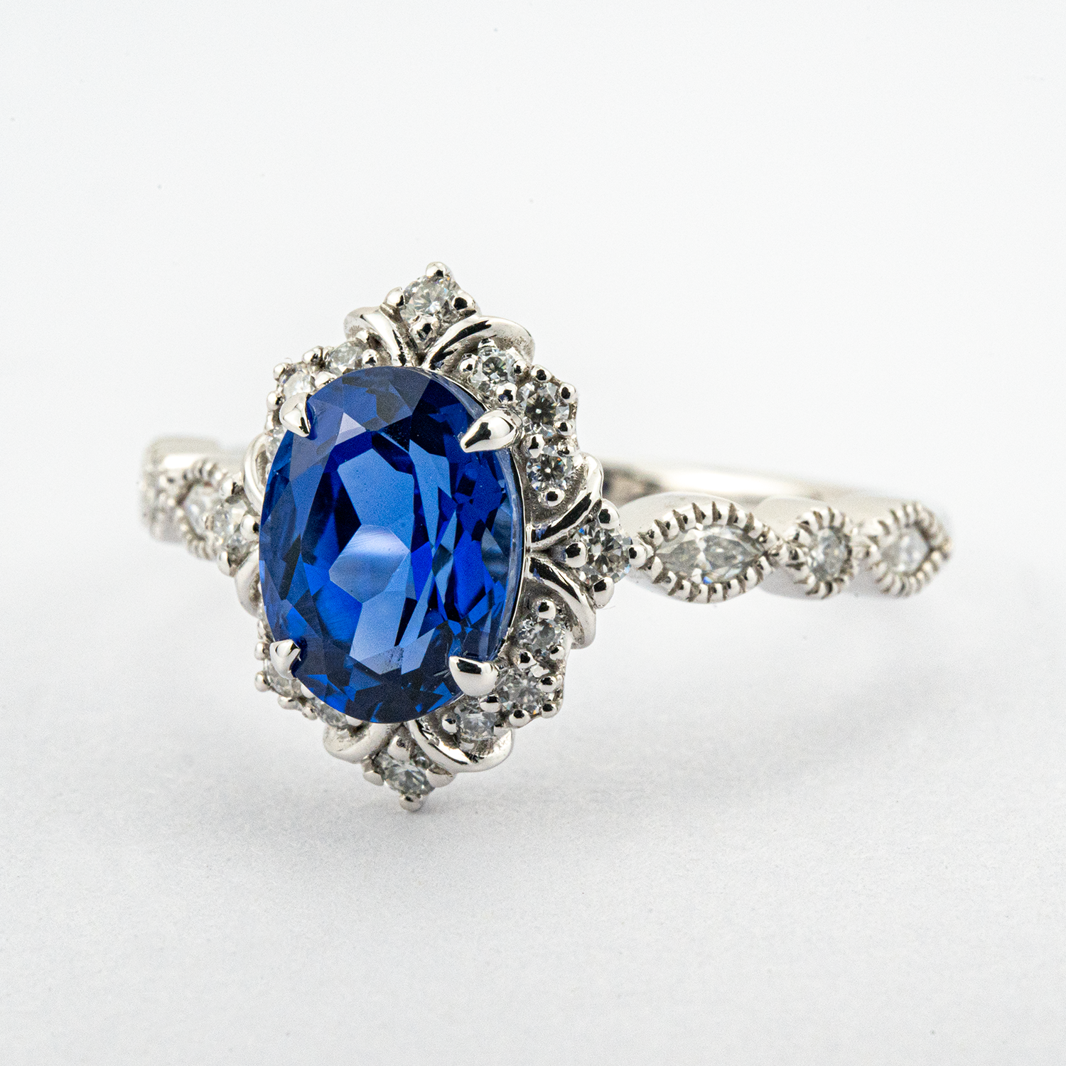 Luxurious Oval Sapphire Ring with Vintage Design - Perfect Anniversary Gift with Moissanite