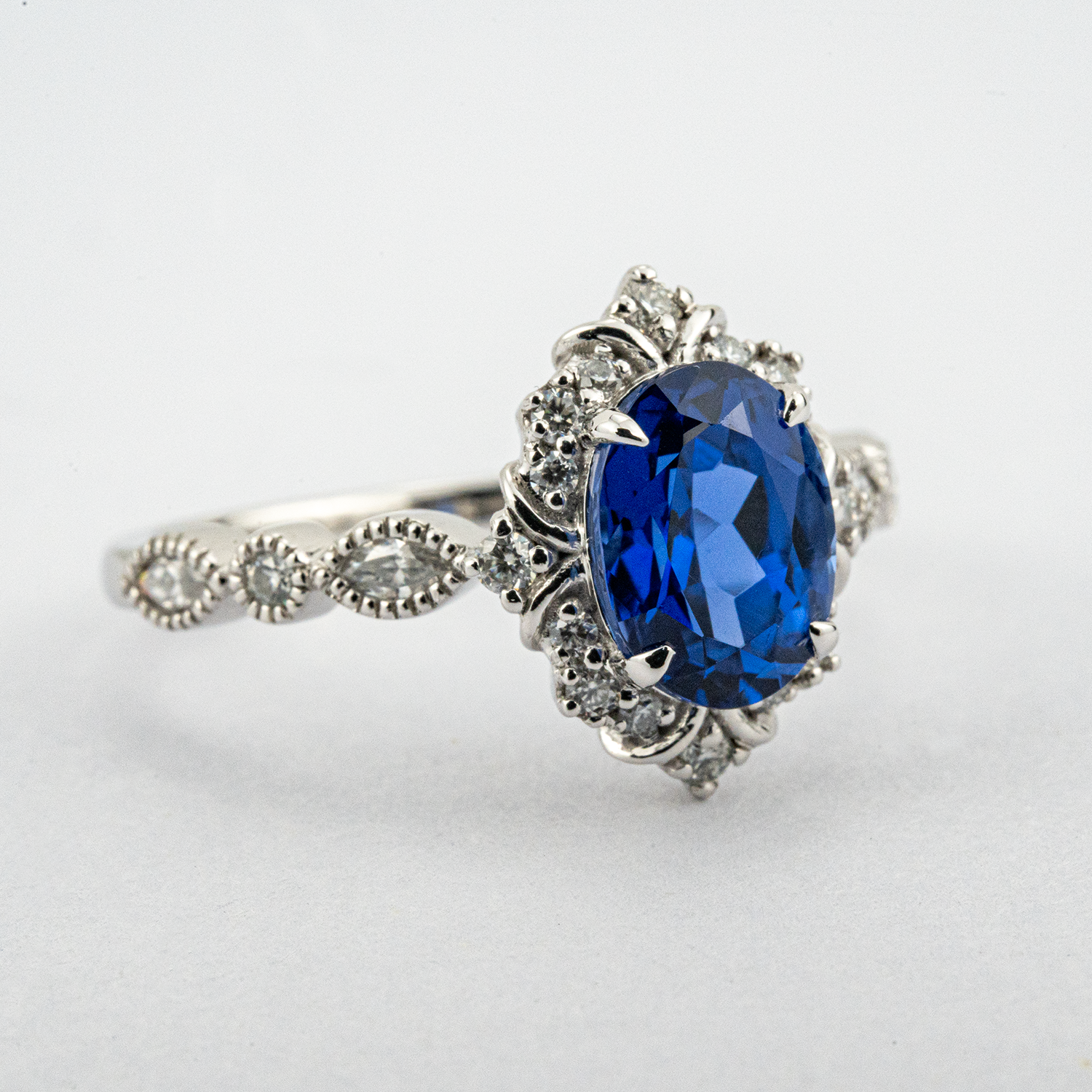 Luxurious Oval Sapphire Ring with Vintage Design - Perfect Anniversary Gift with Moissanite