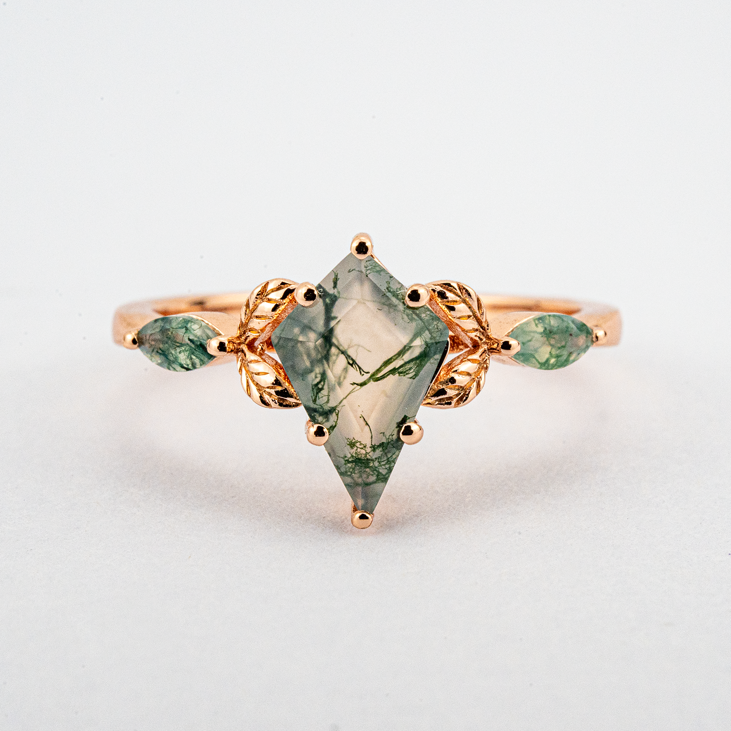 Kite Moss Agate Ring with Leaf Design for Nature Inspired Engagement