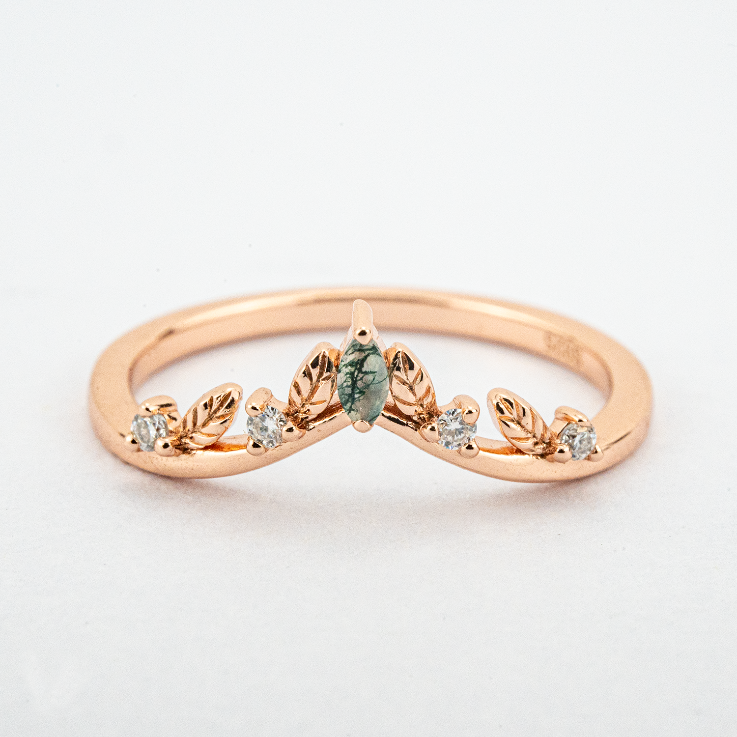 Kite Moss Agate Ring Set with intricate leaf detailing, ideal for eco-conscious fashion enthusiasts.