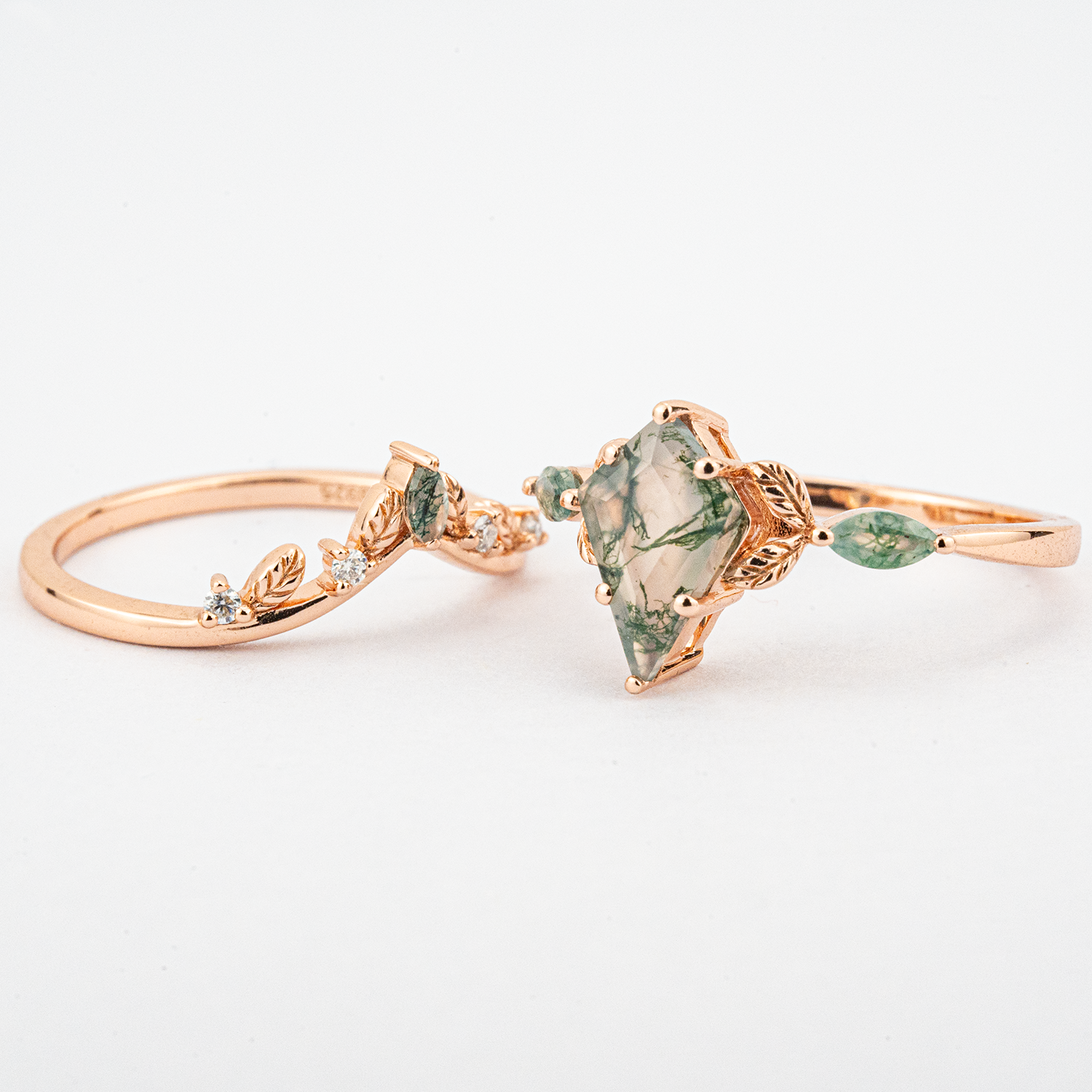 Kite Moss Agate Ring Set with intricate leaf detailing, ideal for eco-conscious fashion enthusiasts.