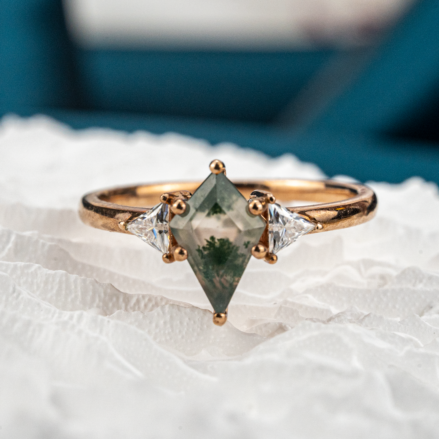 Kite Cut Moss Agate Engagement Leaf Ring Nature Inspired Design.