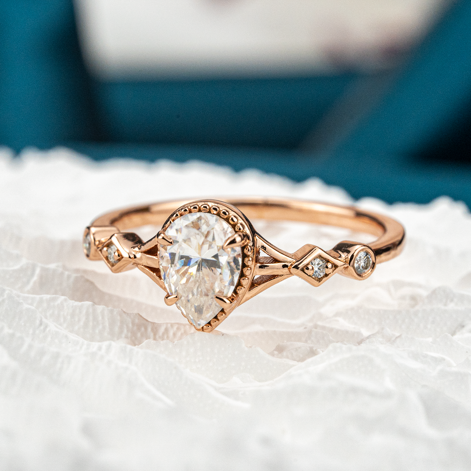 Classic Simple Style Moissanite Engagement Ring - Sophisticated Elegance