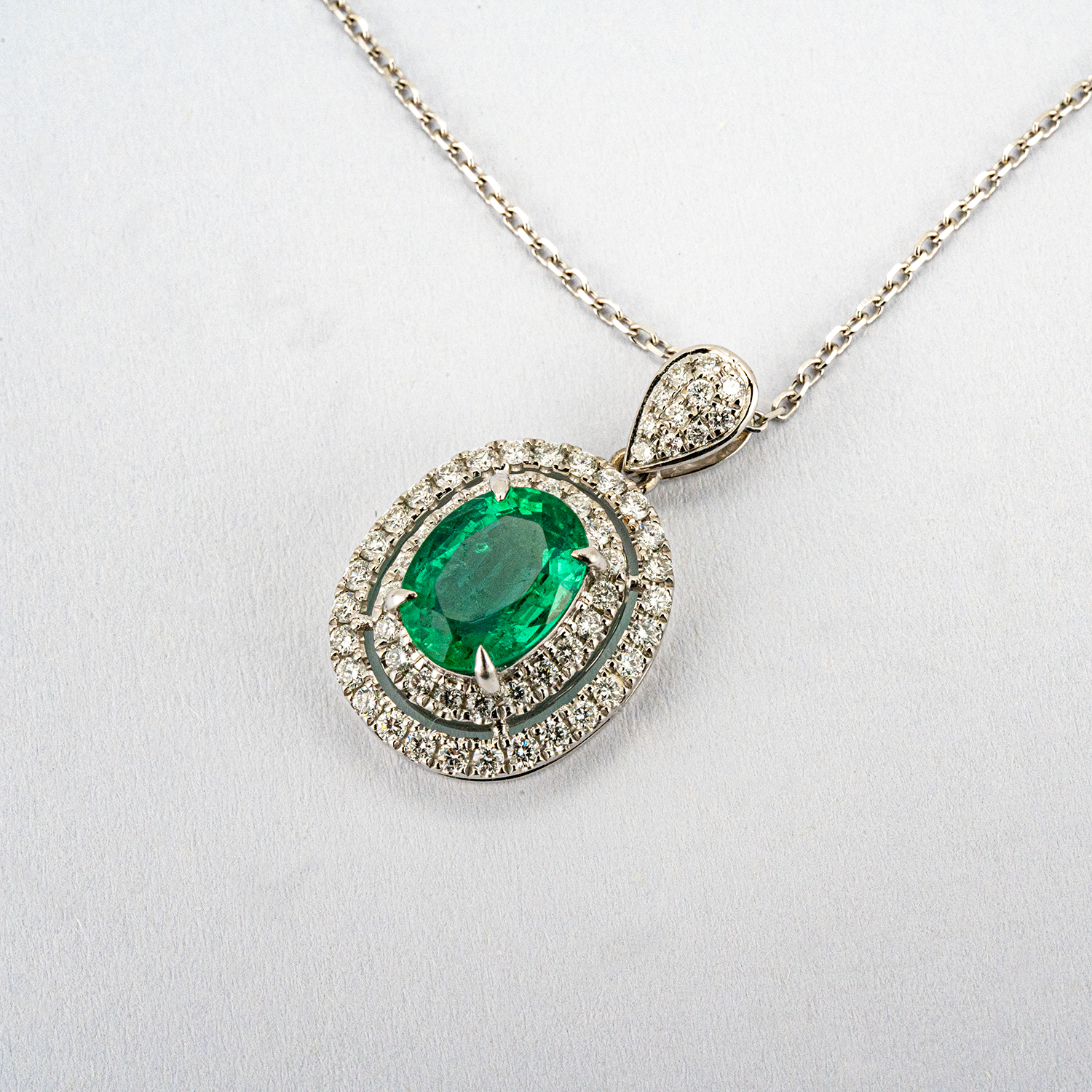 Exquisite emerald earrings, pendant and ring set for the ultimate luxury statement