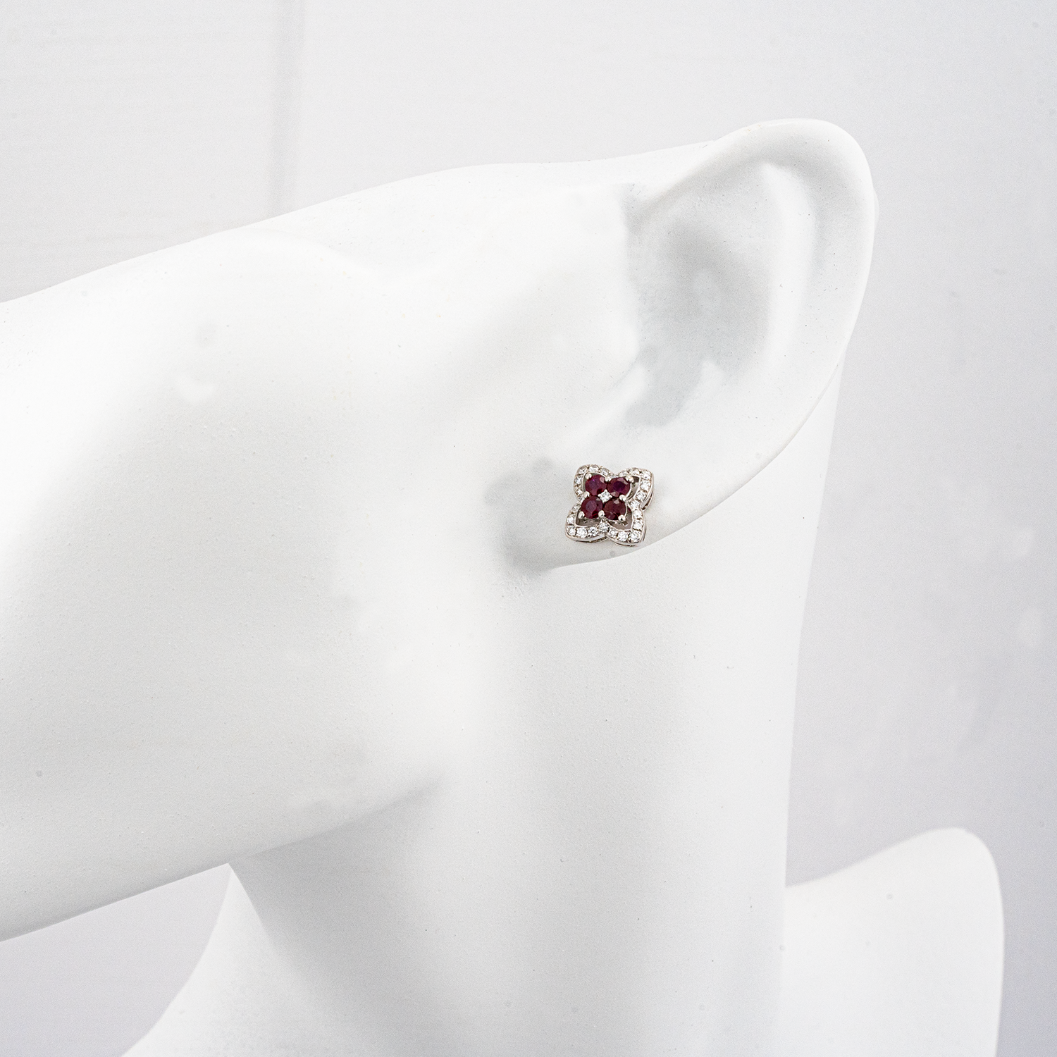 Stunning Ruby Earrings in White Gold - Dazzling Gemstone Jewelry