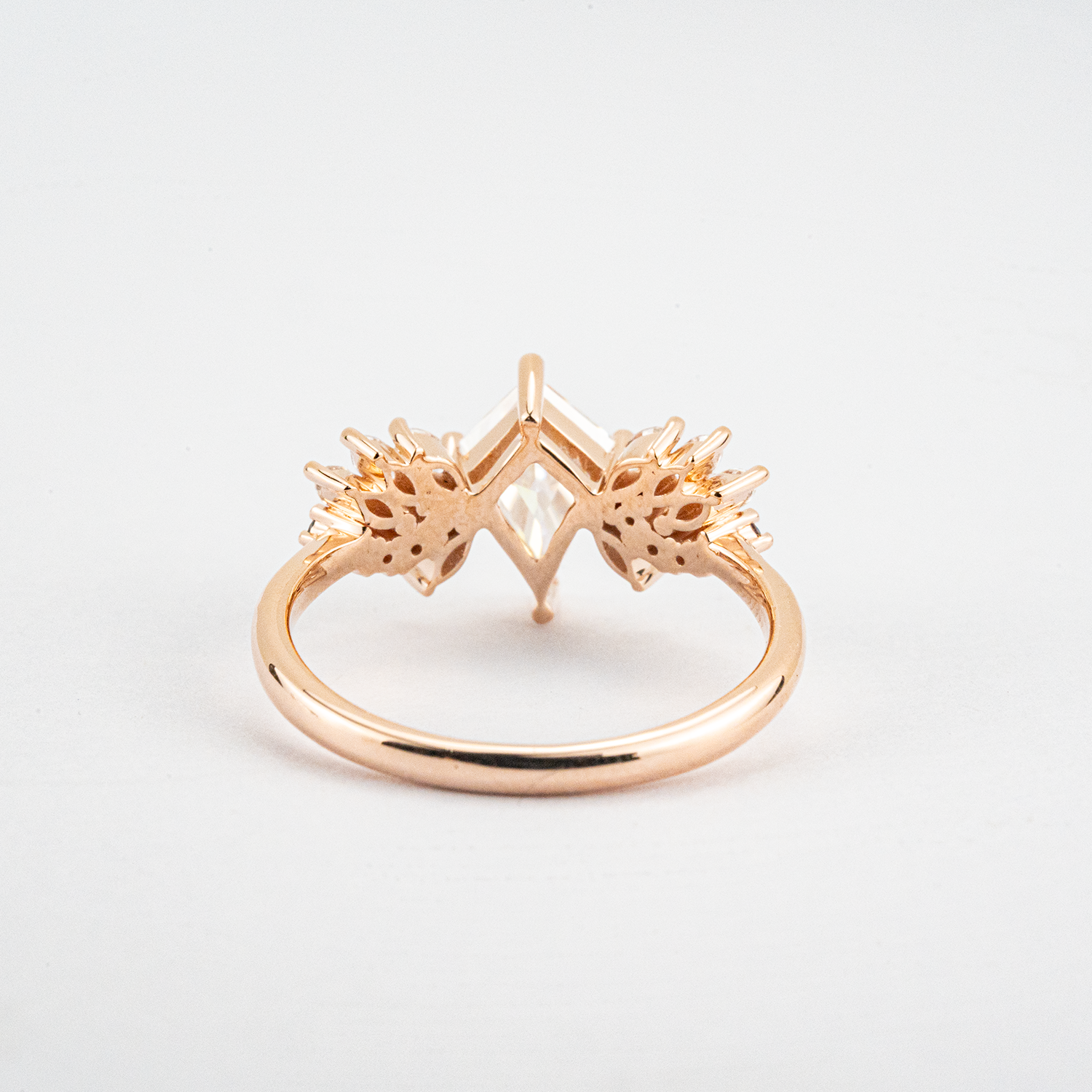 Personalized Kite Shape Moissanite Two-tone Wings Rose Gold Ring