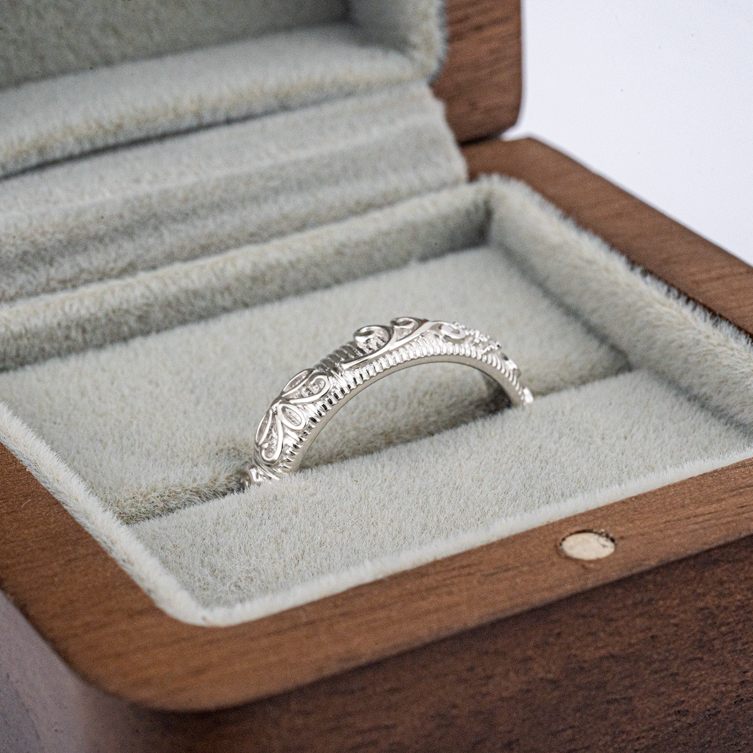 LUMINA - White Gold Leaf Texture Ring Minimalist Style Patterned Ring White Gold Ring