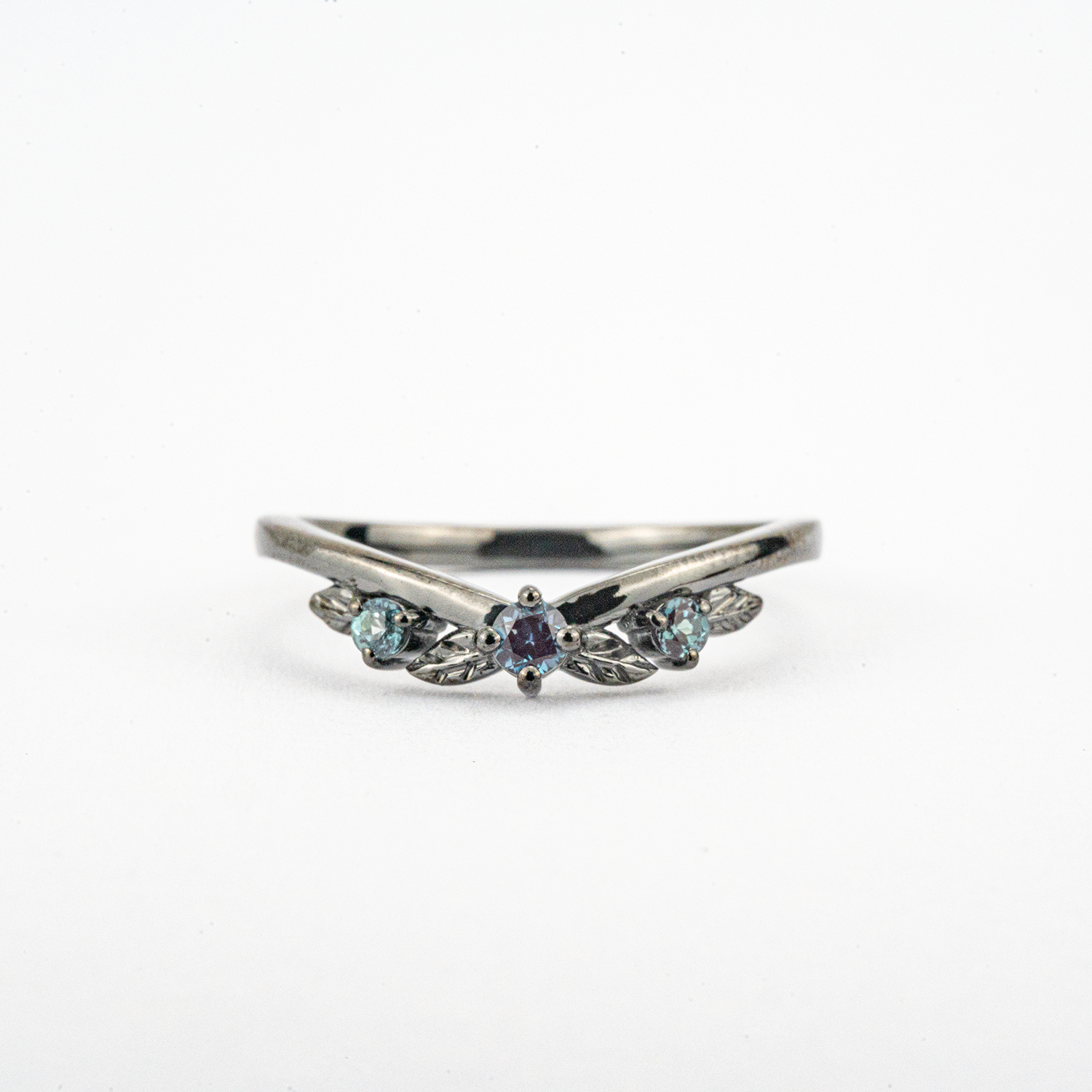 ELEVA - Oval Cultivated Alexandrite Black Gold Leaf Ring Set Black Gold Engagement