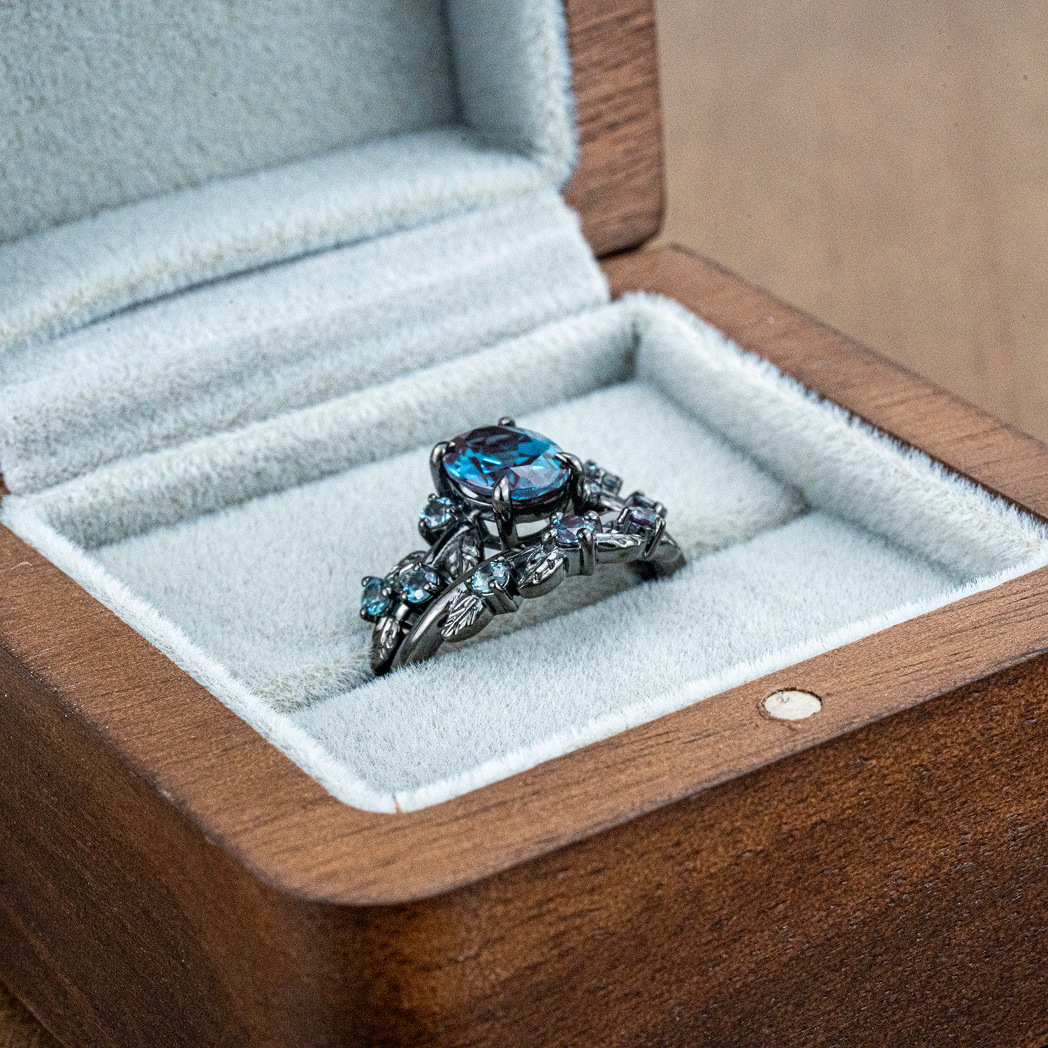 ELEVA - Oval Cultivated Alexandrite Black Gold Leaf Ring Set Black Gold Engagement